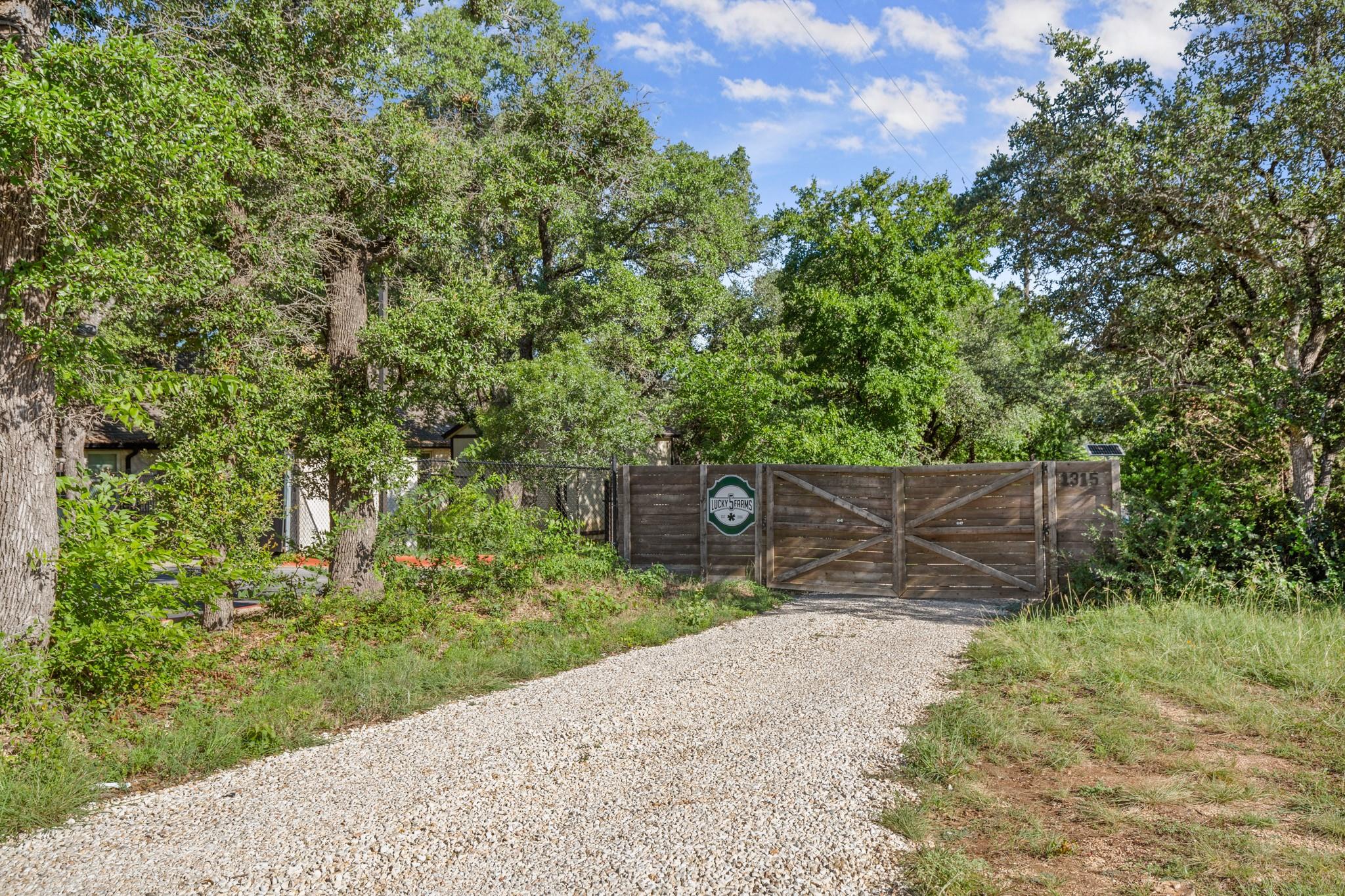 Image 5 of 39 For 1315 New Hope Dr