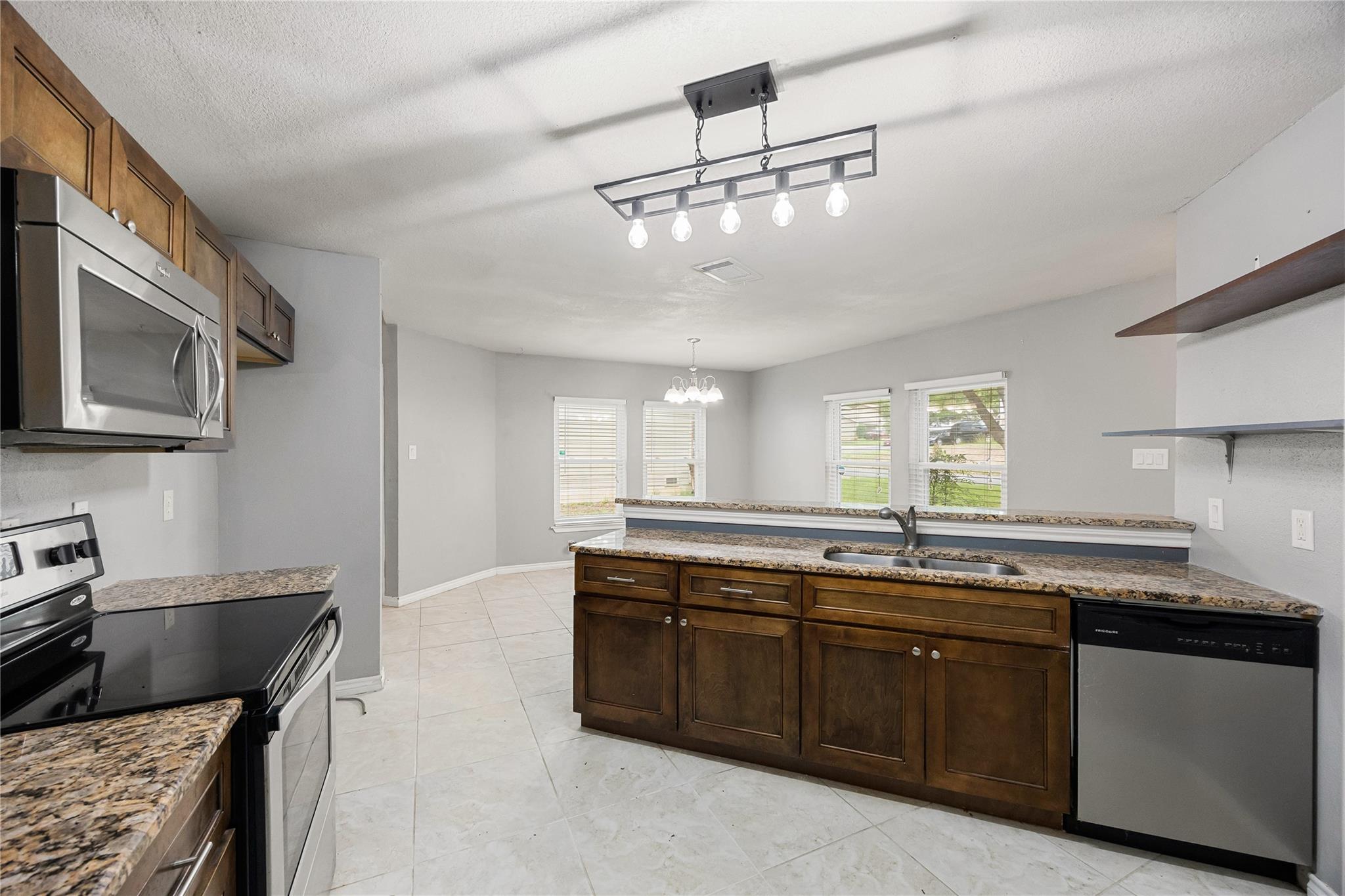 Image 12 of 38 For 9735 Fortune Ridge Dr