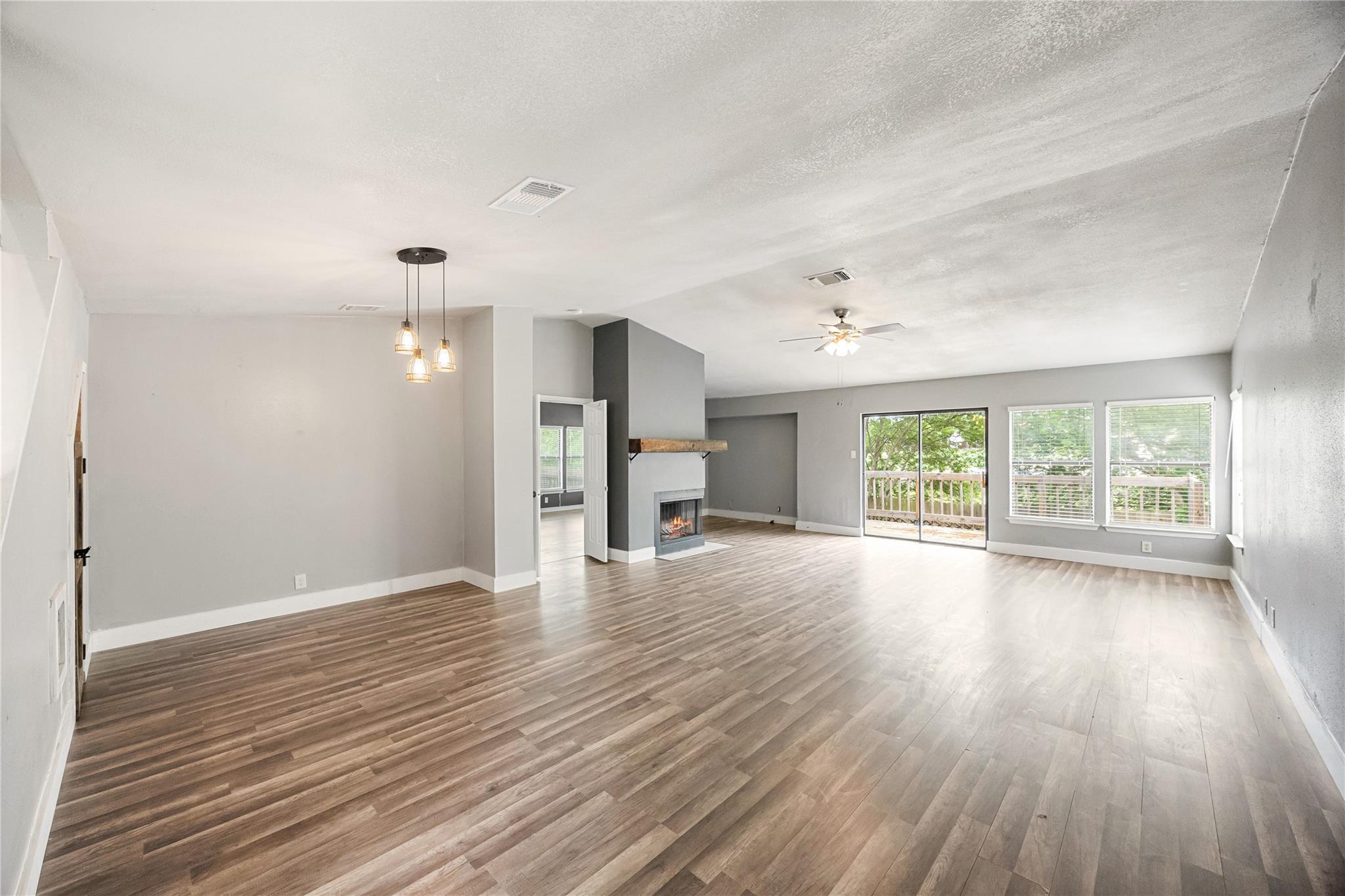 Image 15 of 38 For 9735 Fortune Ridge Dr