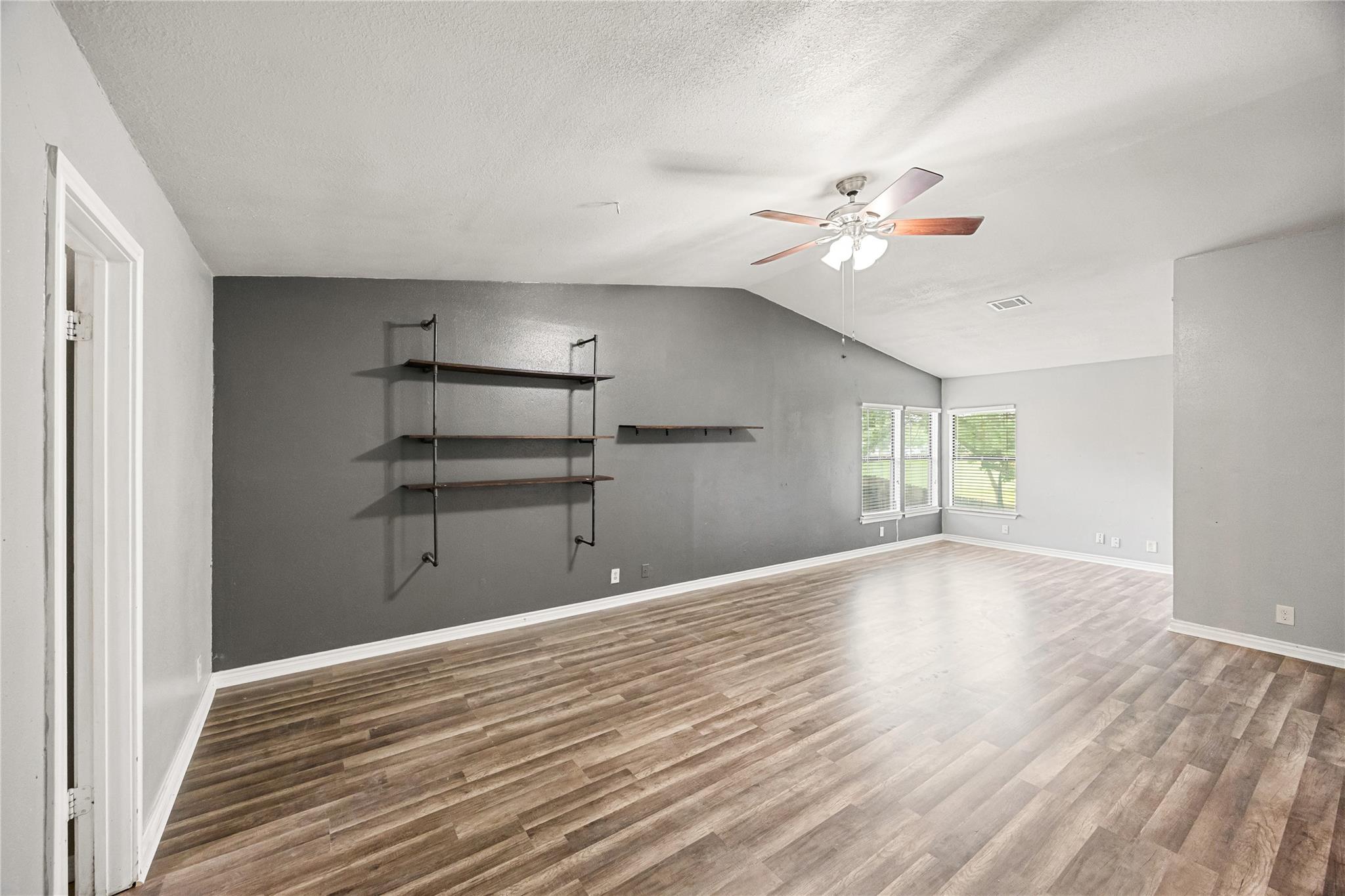 Image 22 of 38 For 9735 Fortune Ridge Dr