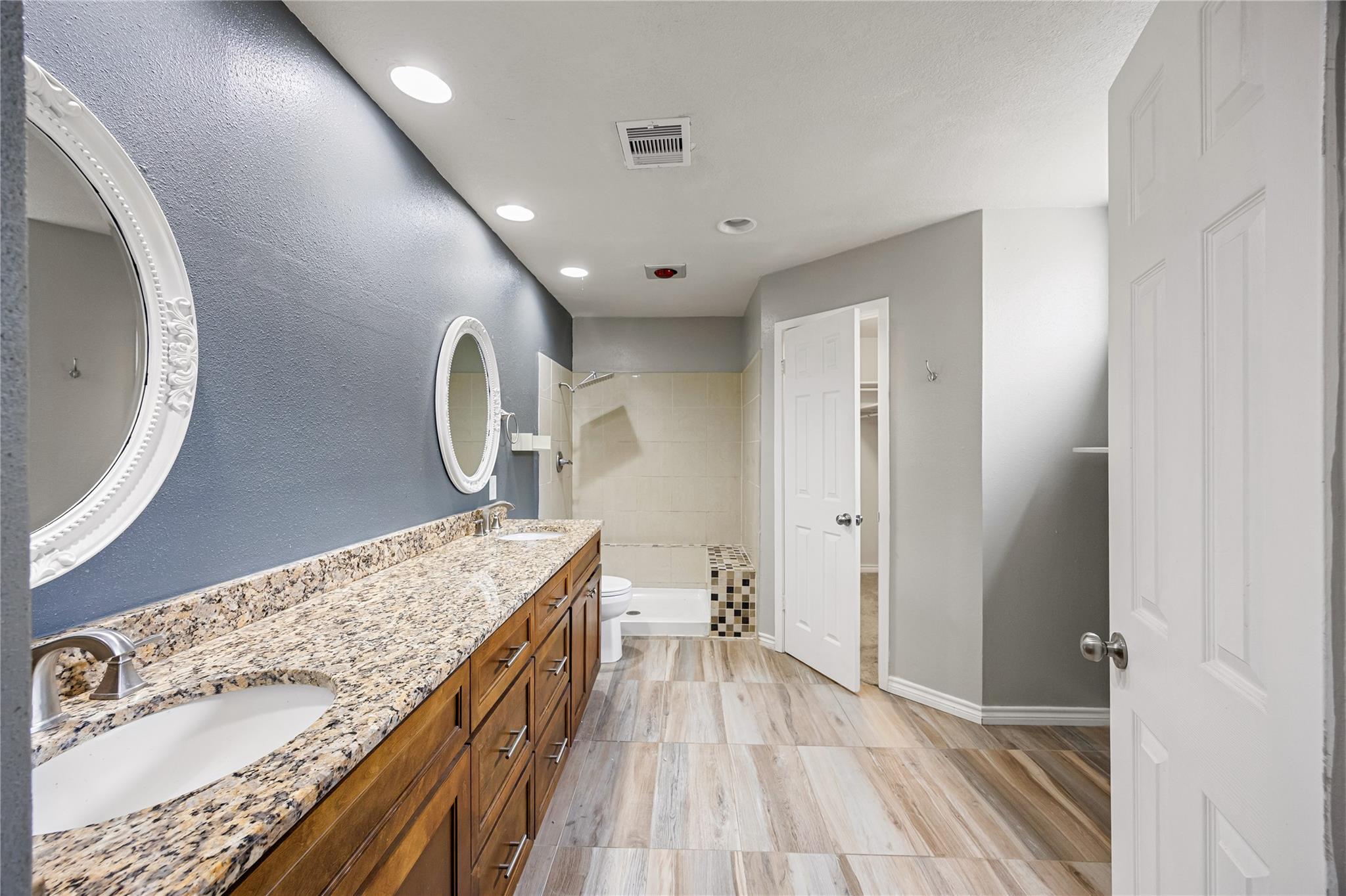 Image 23 of 38 For 9735 Fortune Ridge Dr