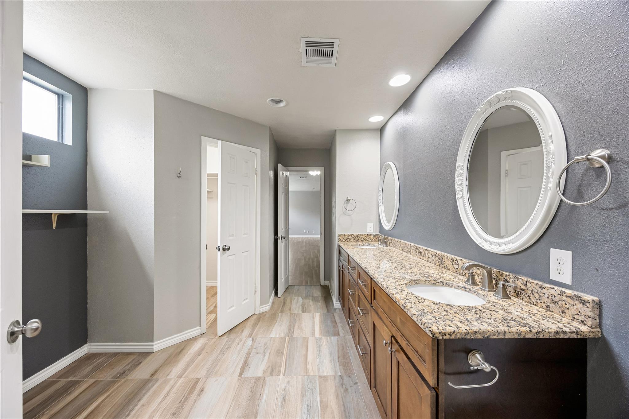 Image 26 of 38 For 9735 Fortune Ridge Dr