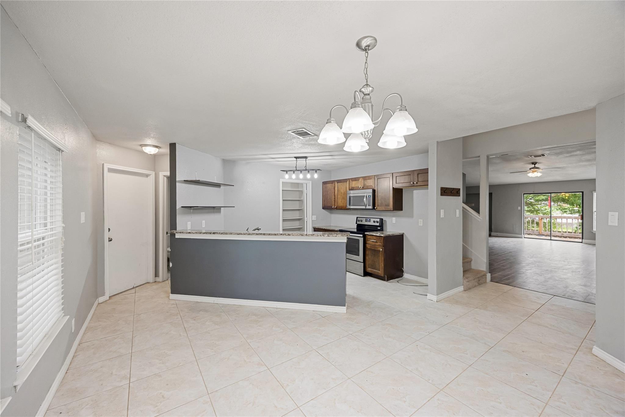 Image 8 of 38 For 9735 Fortune Ridge Dr