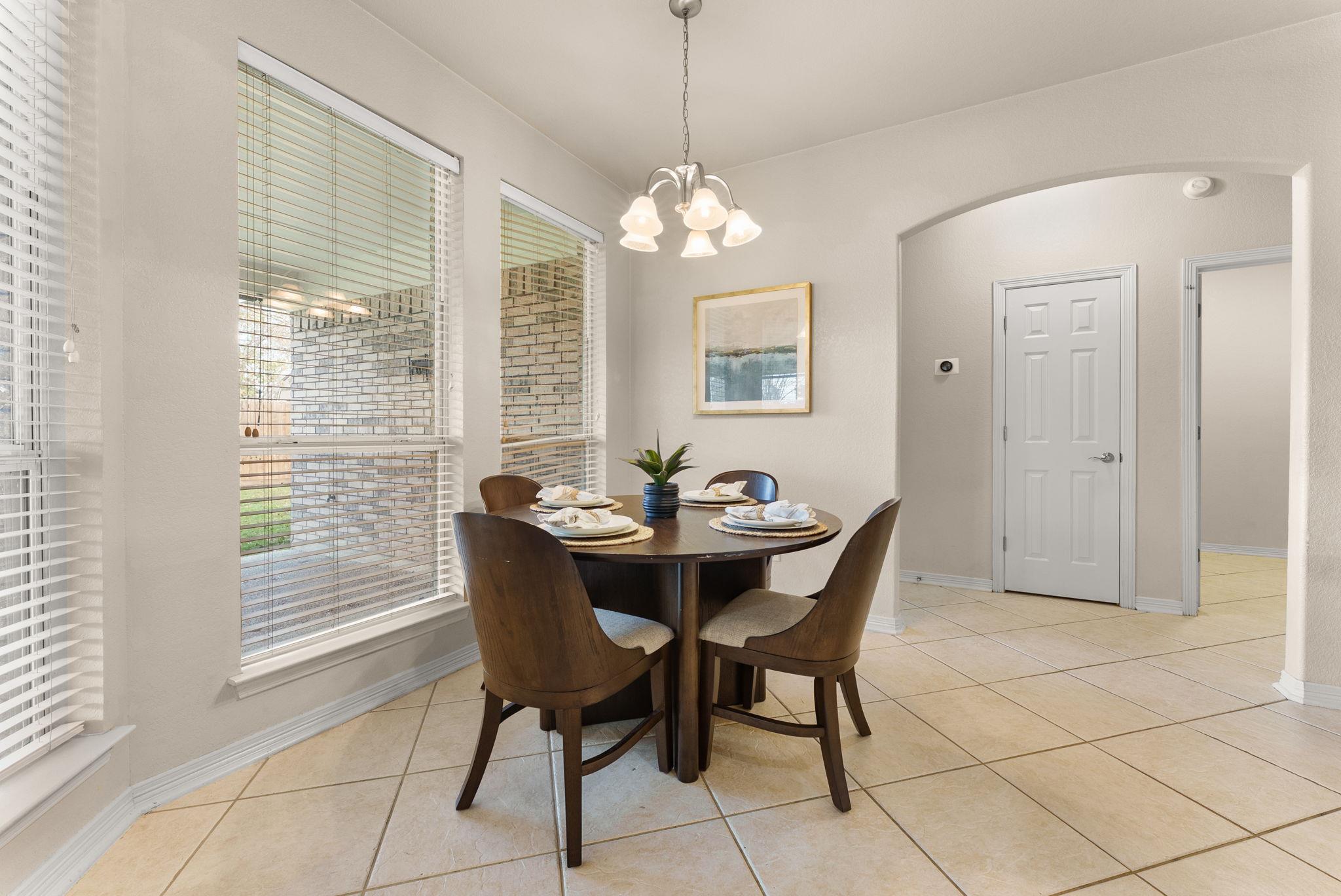 Image 13 of 33 For 4012 Creekview Trl