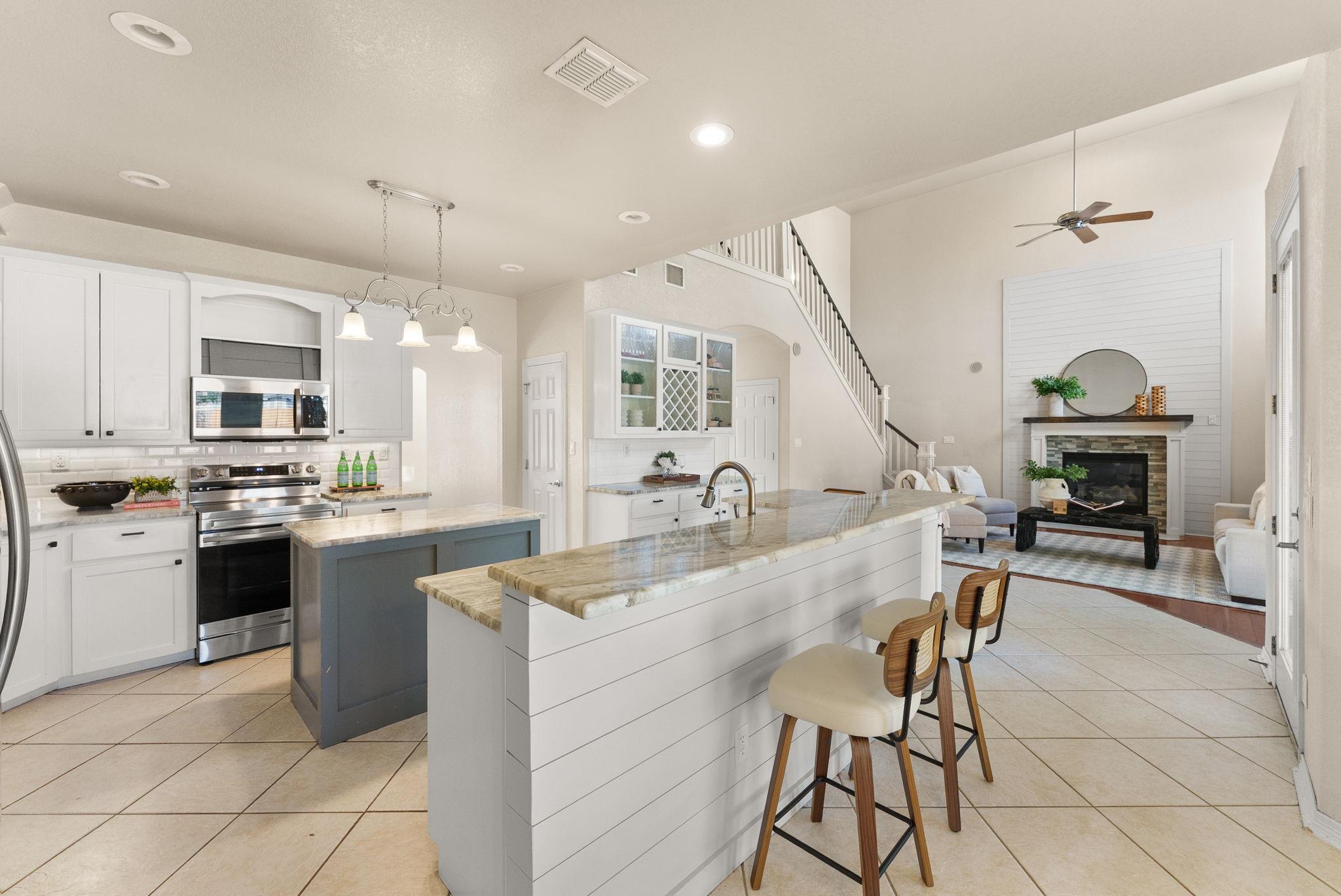 Image 19 of 33 For 4012 Creekview Trl