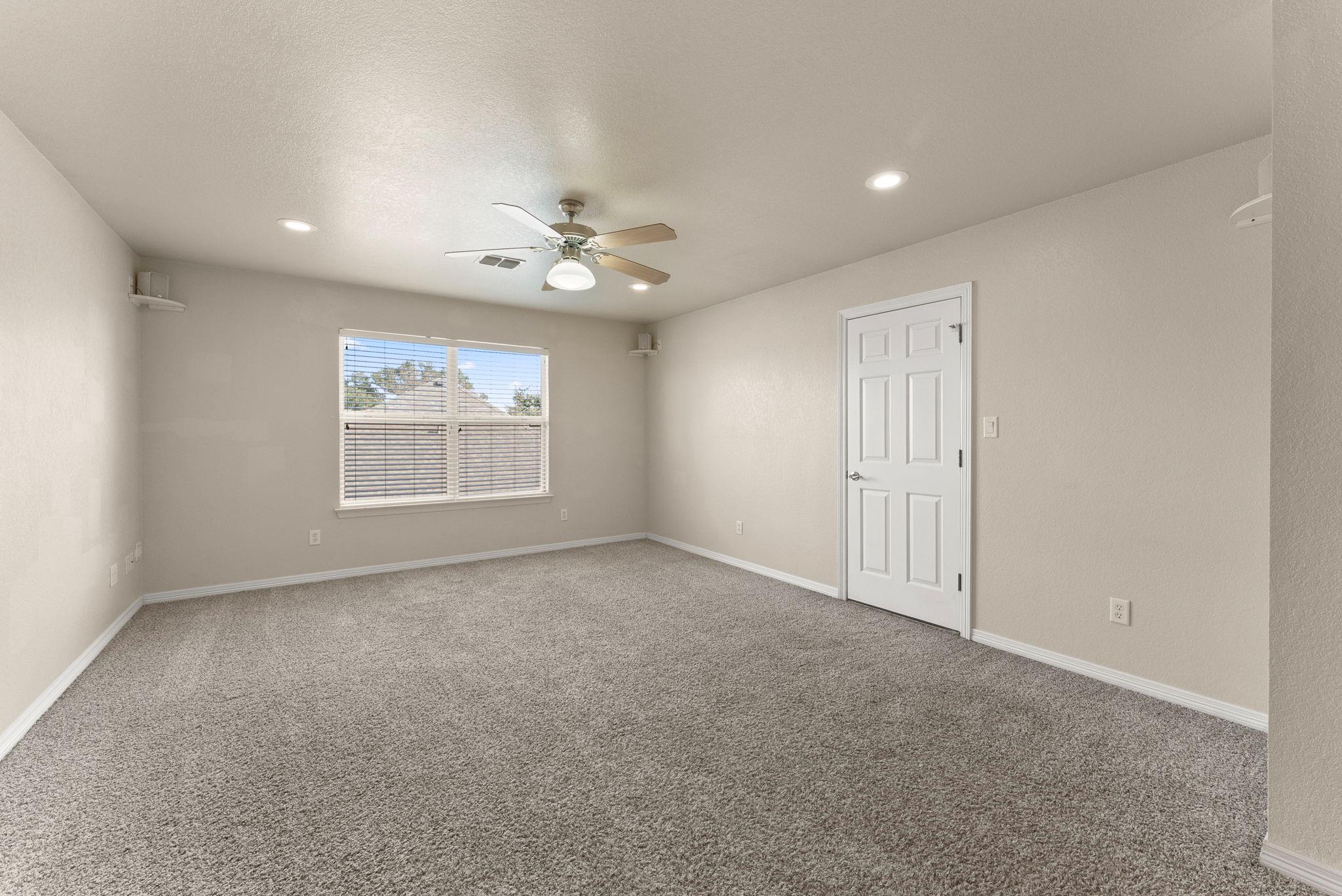 Image 28 of 33 For 4012 Creekview Trl