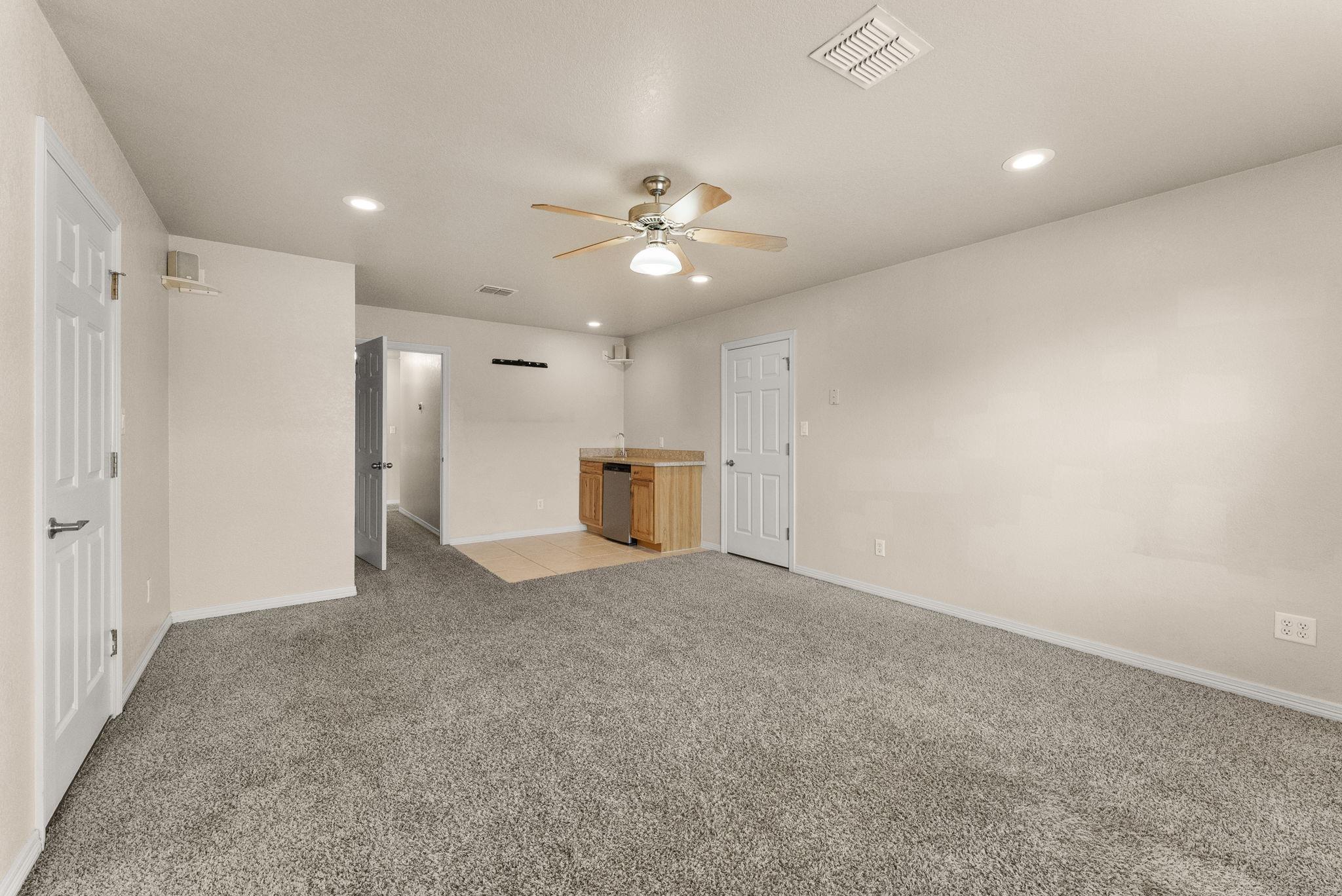 Image 29 of 33 For 4012 Creekview Trl