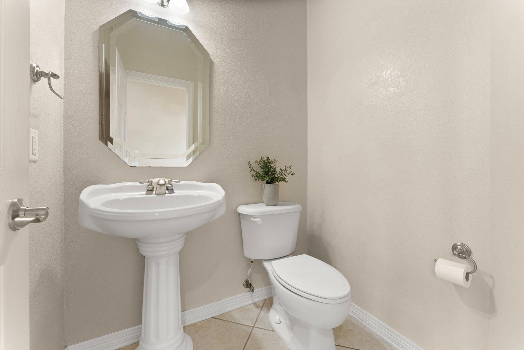 Image 8 of 33 For 4012 Creekview Trl