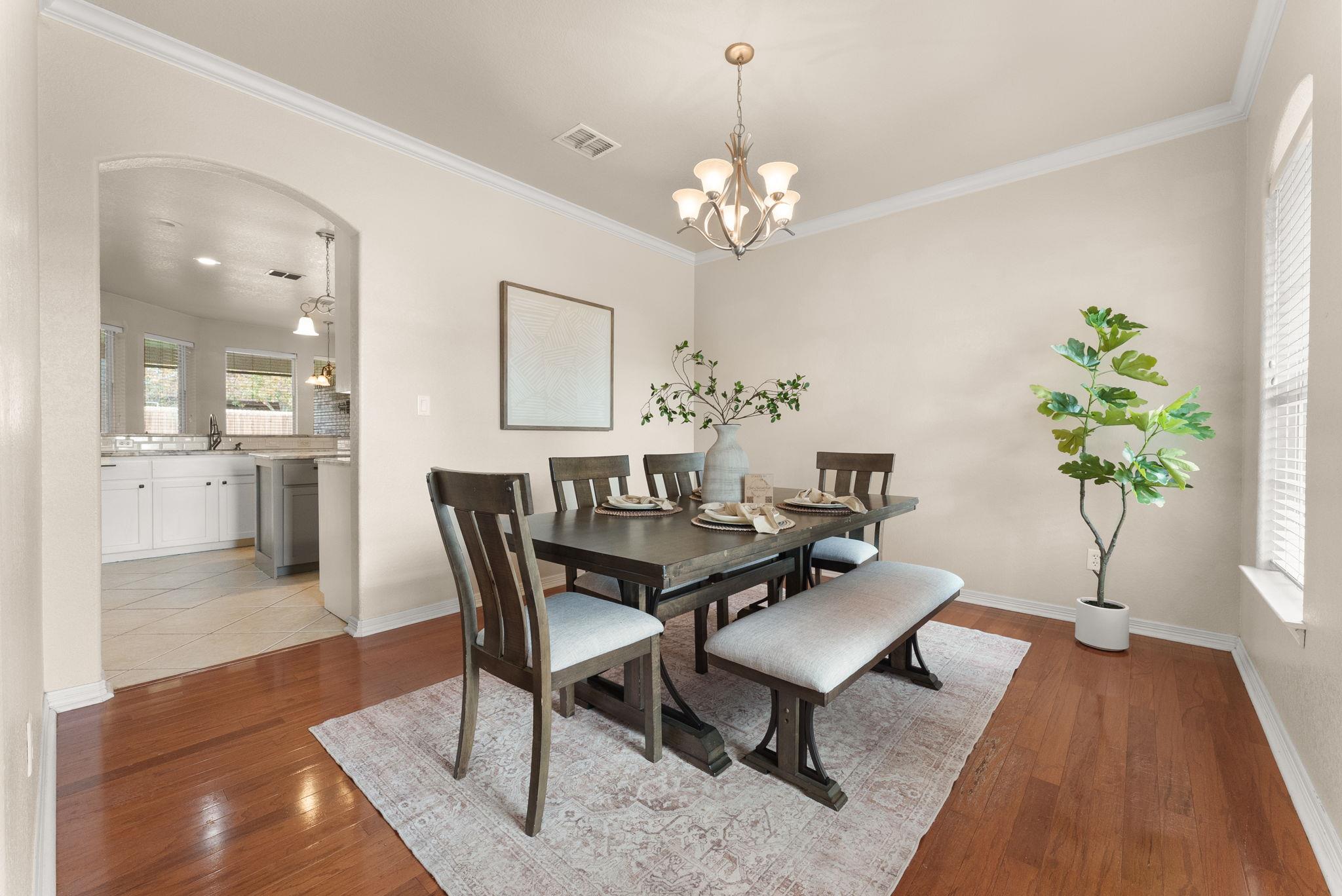 Image 9 of 33 For 4012 Creekview Trl