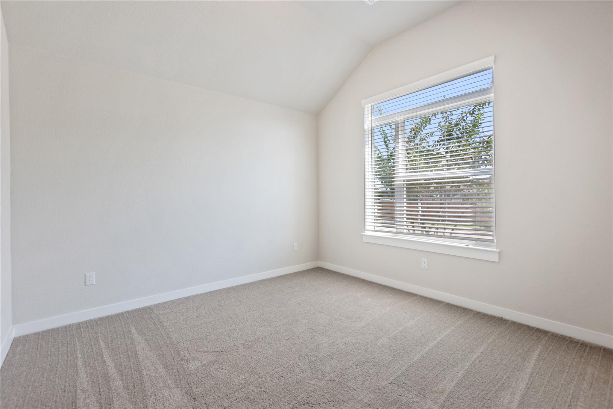 Image 4 of 32 For 2258 Hoja Ave