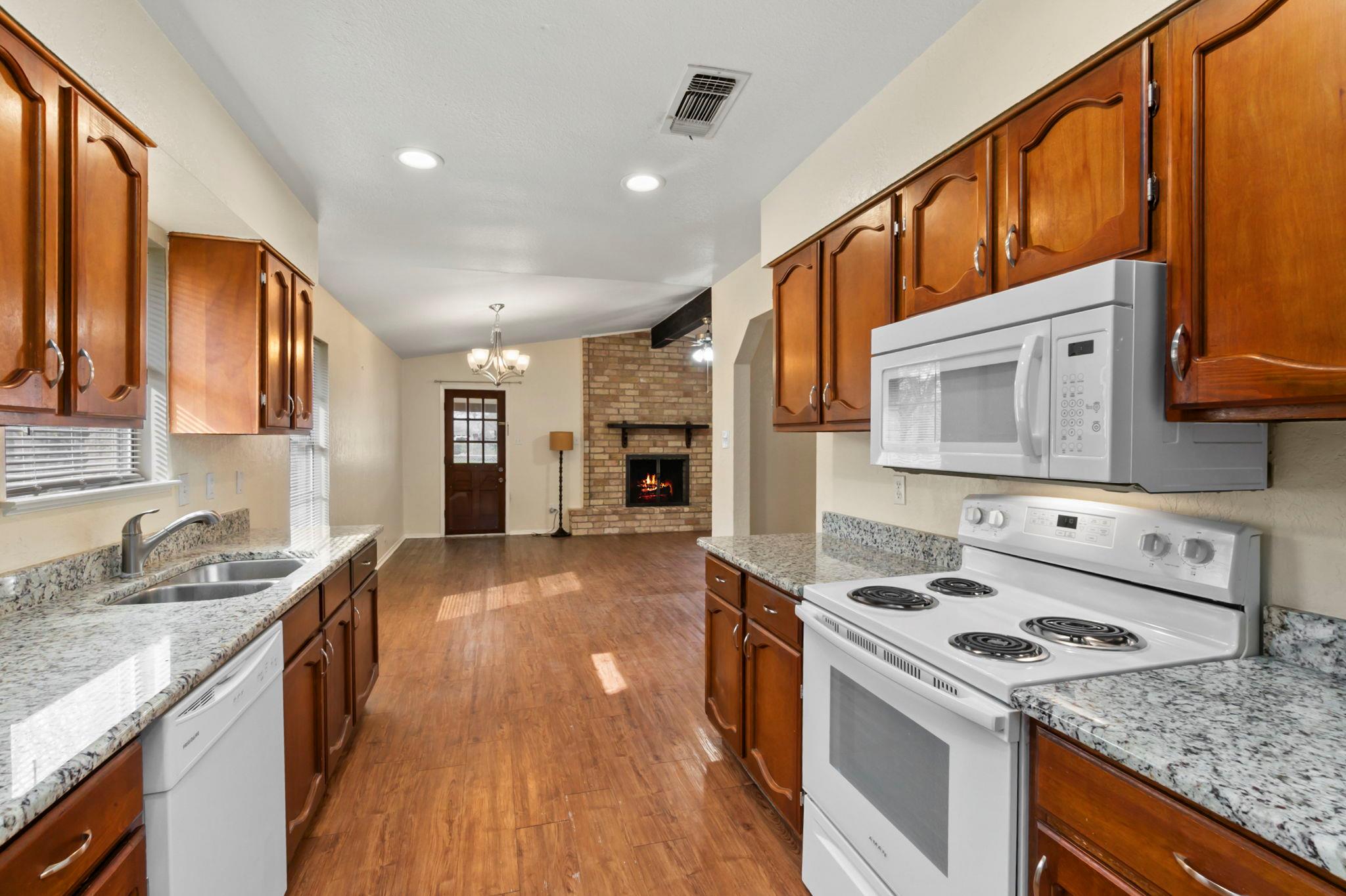 Image 13 of 30 For 1329 Poppy Ln