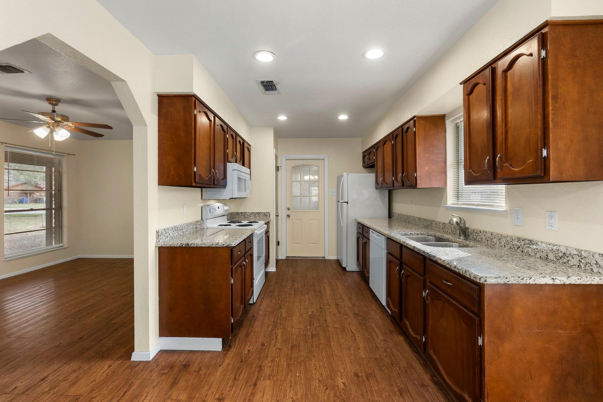 Image 14 of 30 For 1329 Poppy Ln