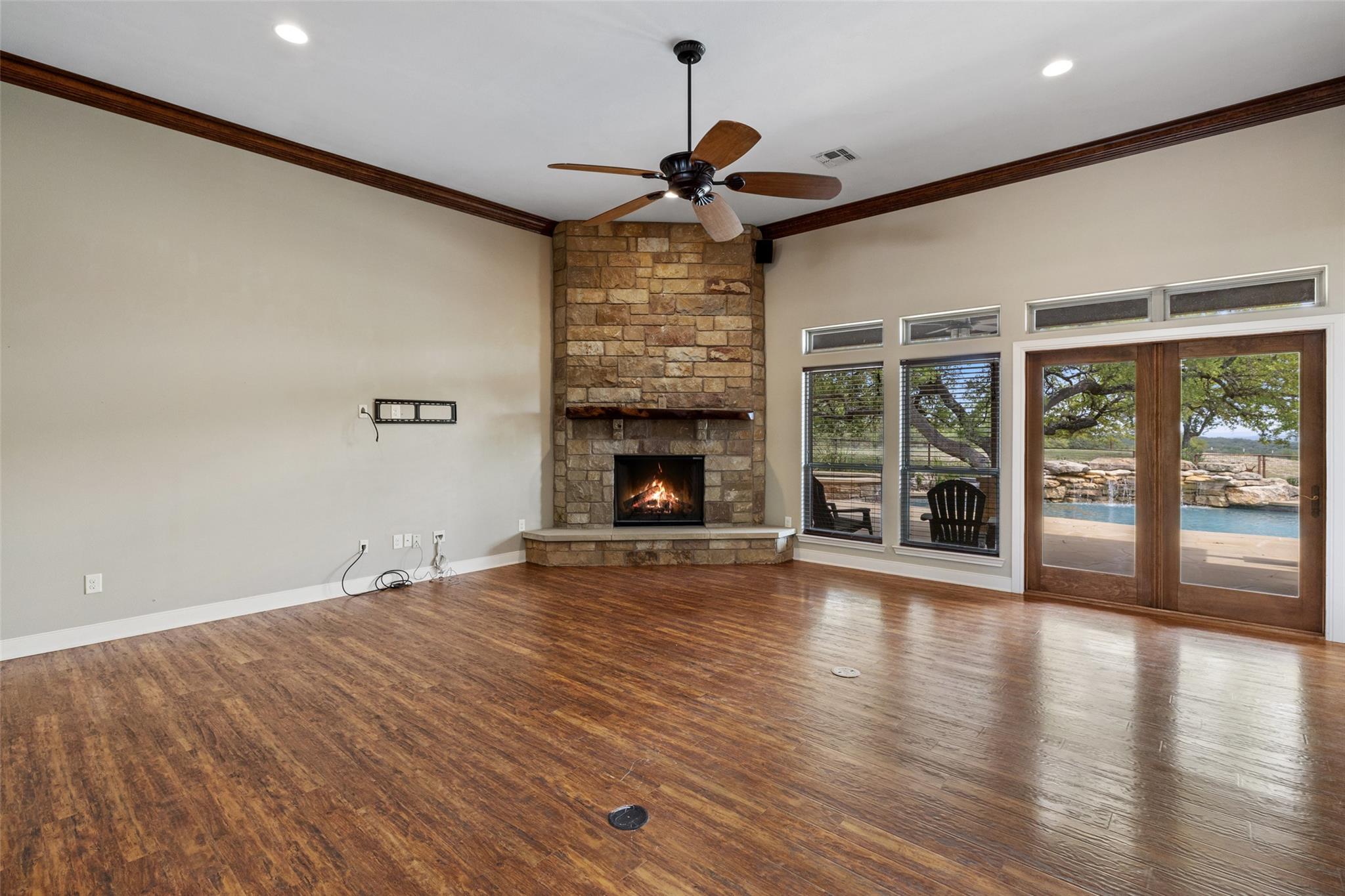 Image 11 of 39 For 101 Crooked Oak Ln