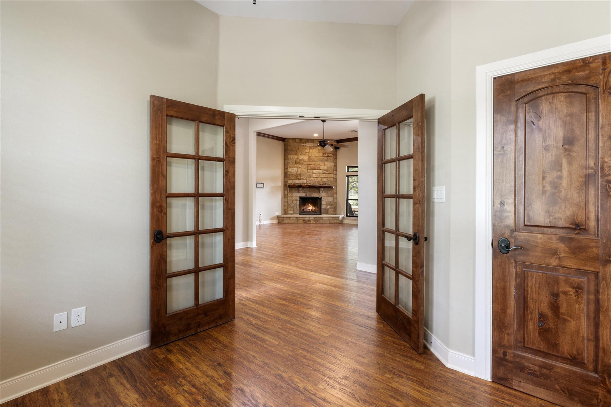 Image 23 of 39 For 101 Crooked Oak Ln