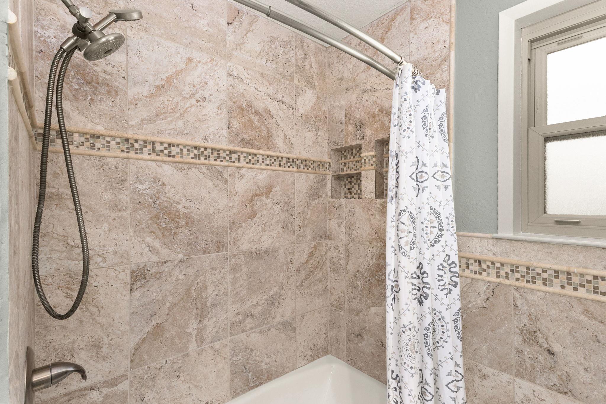 Image 20 of 35 For 1115 Gardenia Dr