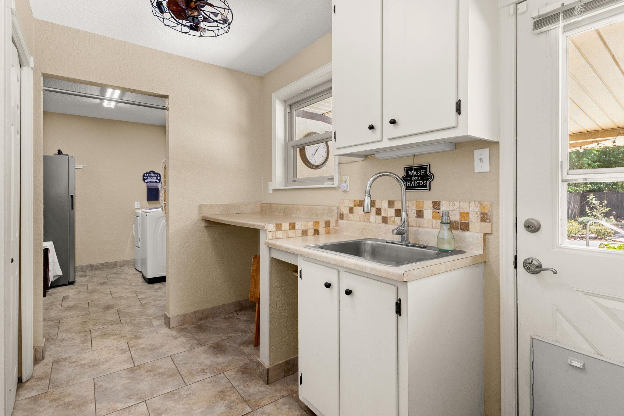 Image 23 of 35 For 1115 Gardenia Dr