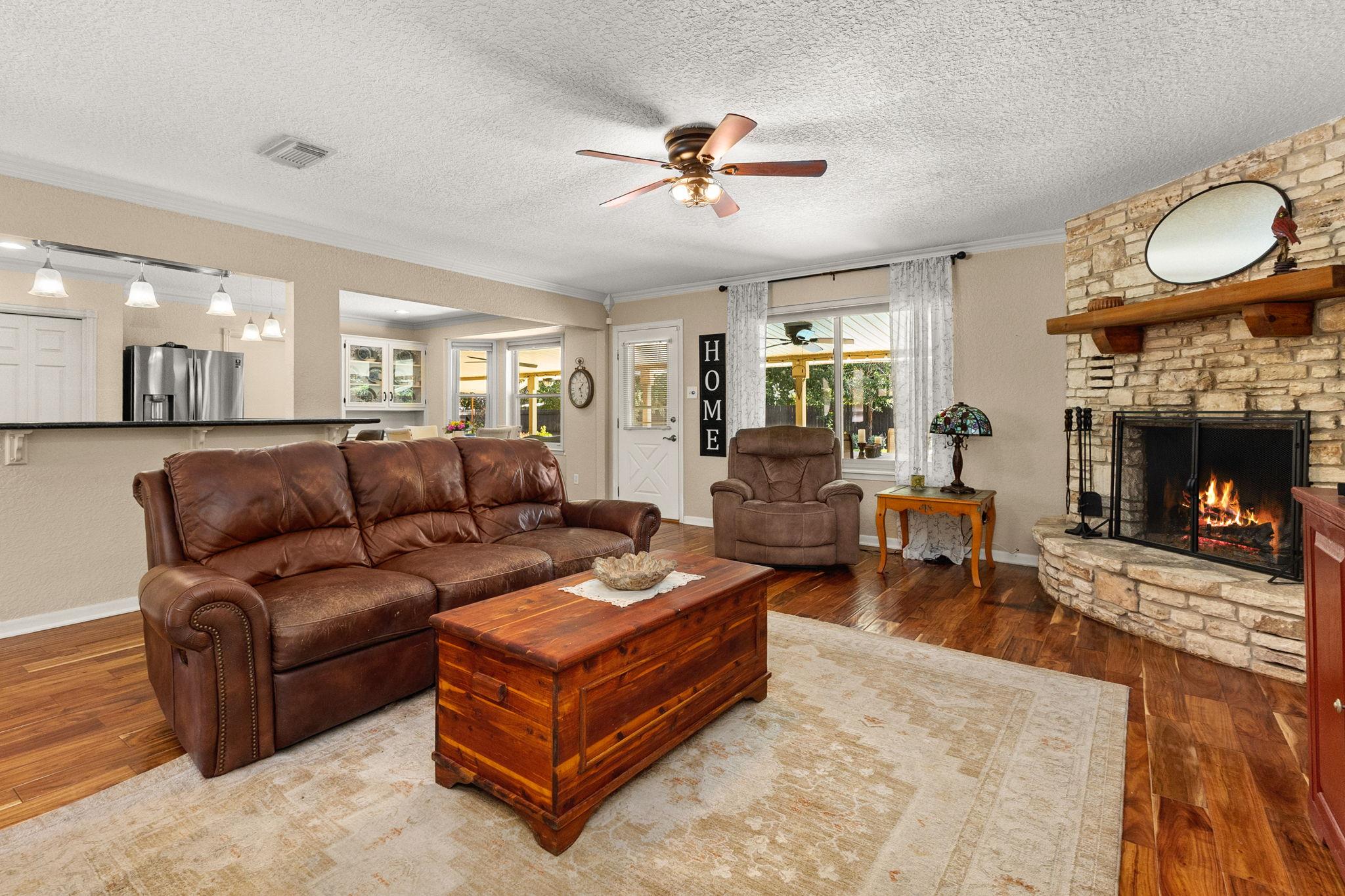 Image 6 of 35 For 1115 Gardenia Dr