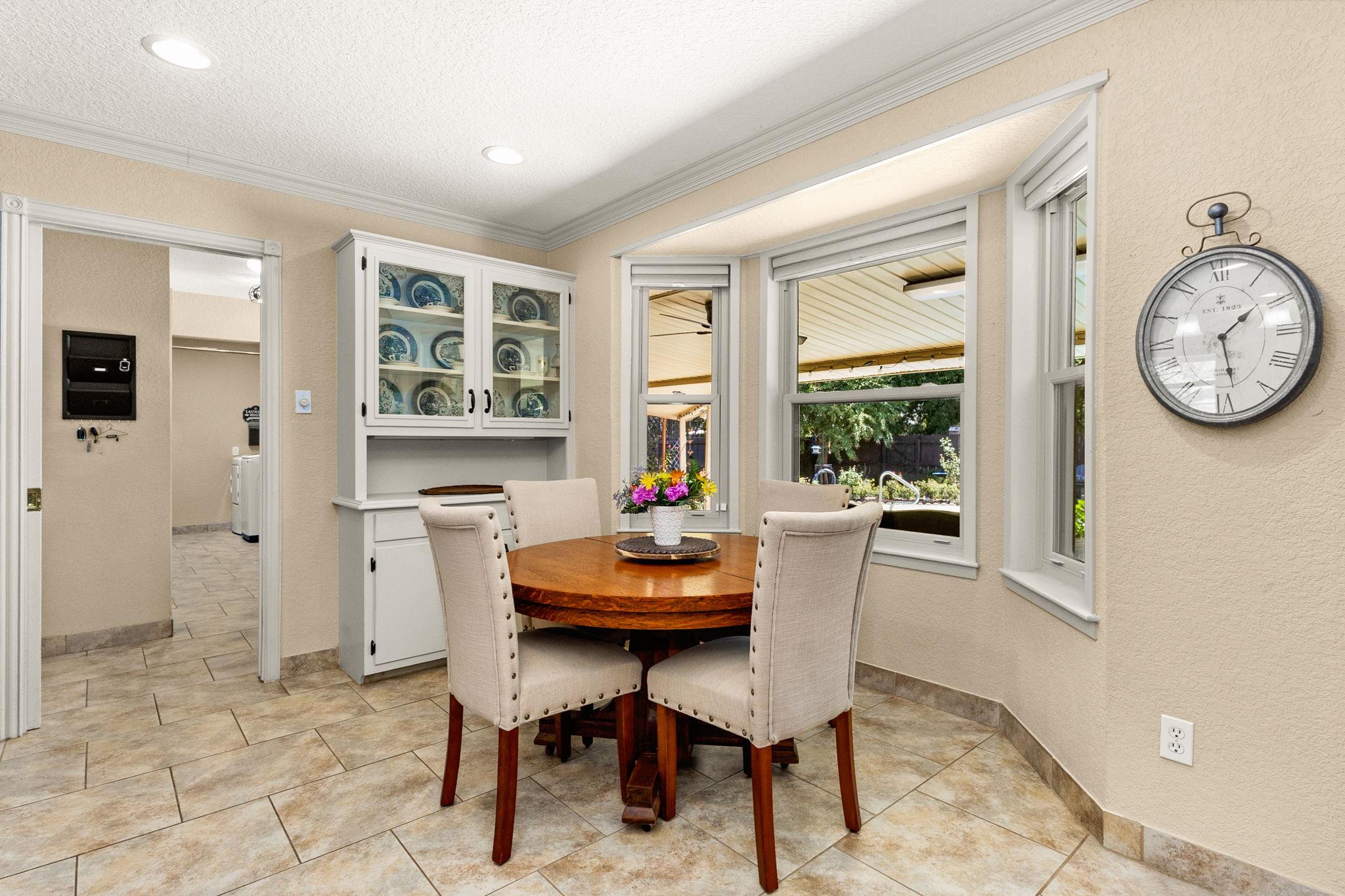 Image 8 of 35 For 1115 Gardenia Dr