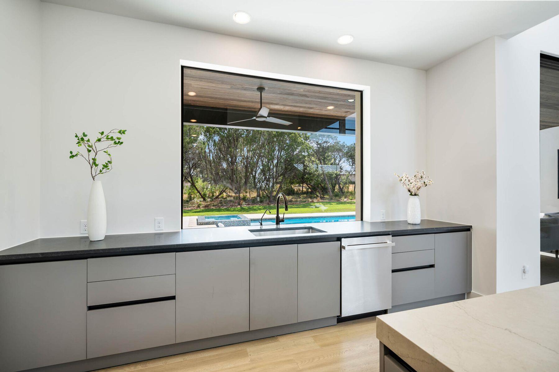 Image 13 of 40 For 211 Wellesley Hill Hl