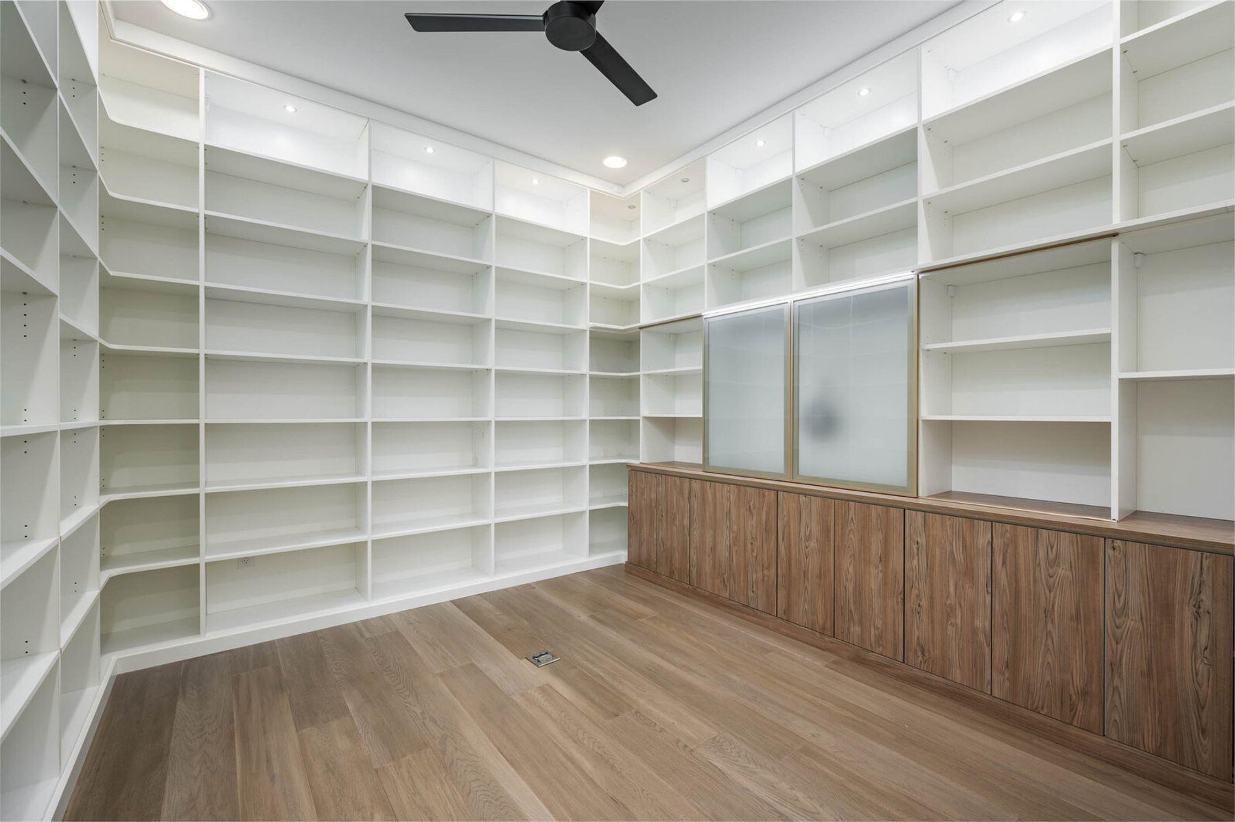 Image 21 of 40 For 211 Wellesley Hill Hl