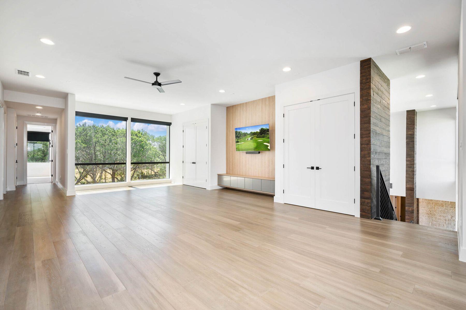 Image 28 of 40 For 211 Wellesley Hill Hl