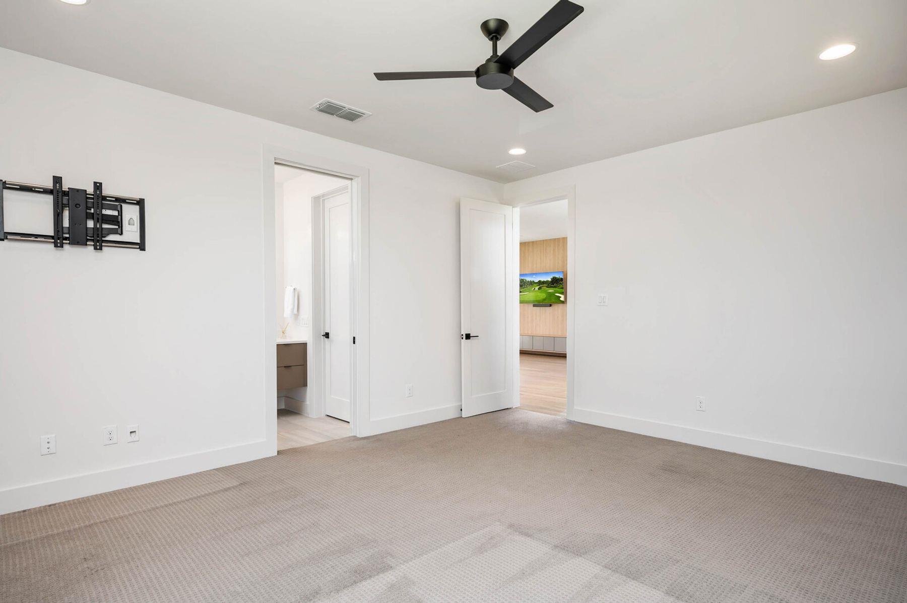 Image 32 of 40 For 211 Wellesley Hill Hl