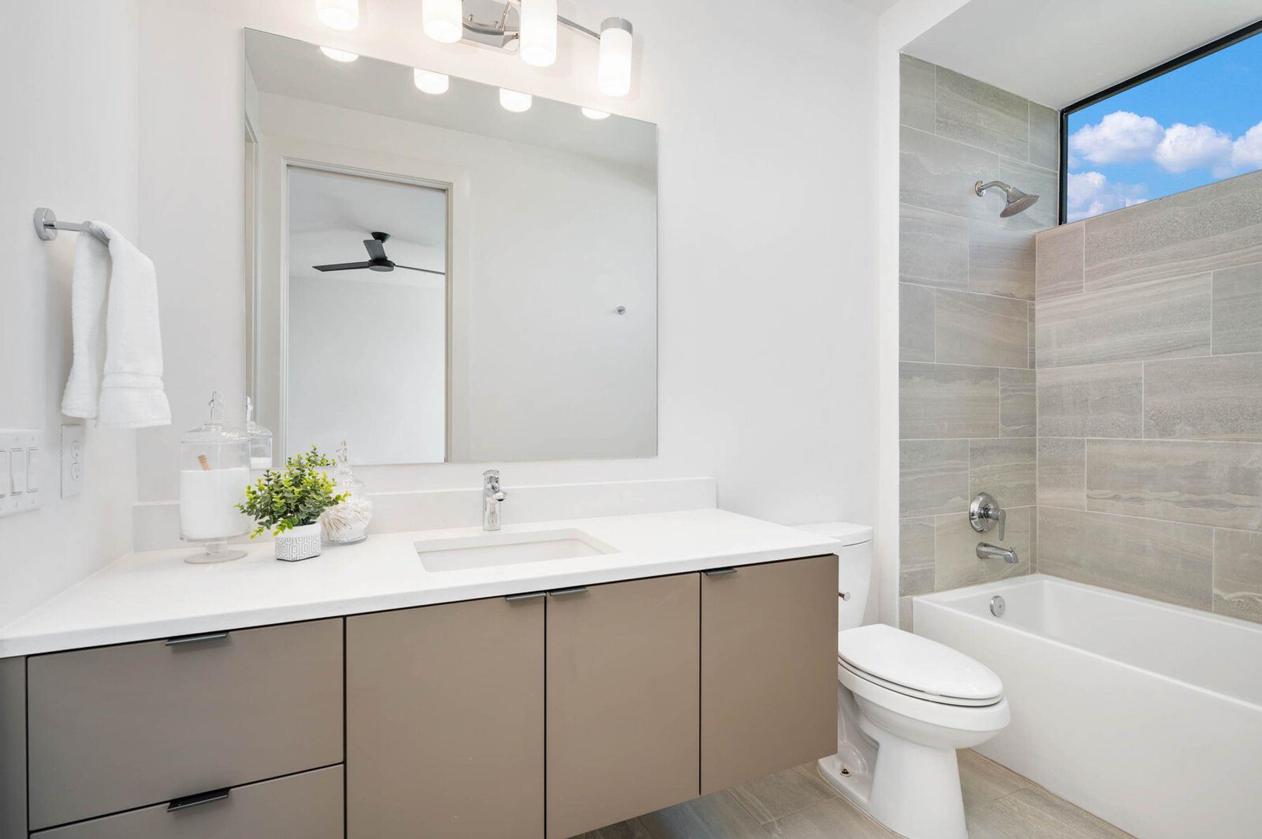 Image 34 of 40 For 211 Wellesley Hill Hl