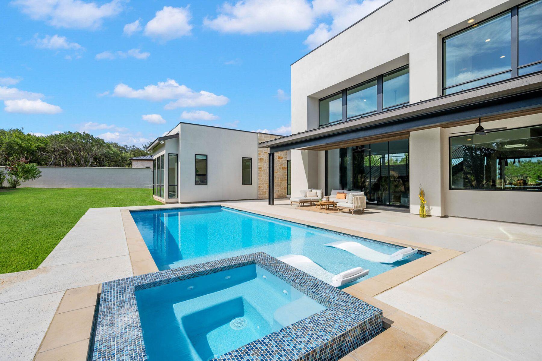 Image 37 of 40 For 211 Wellesley Hill Hl