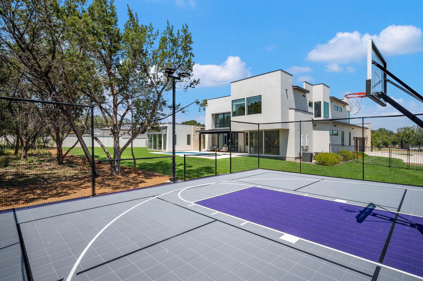 Image 38 of 40 For 211 Wellesley Hill Hl