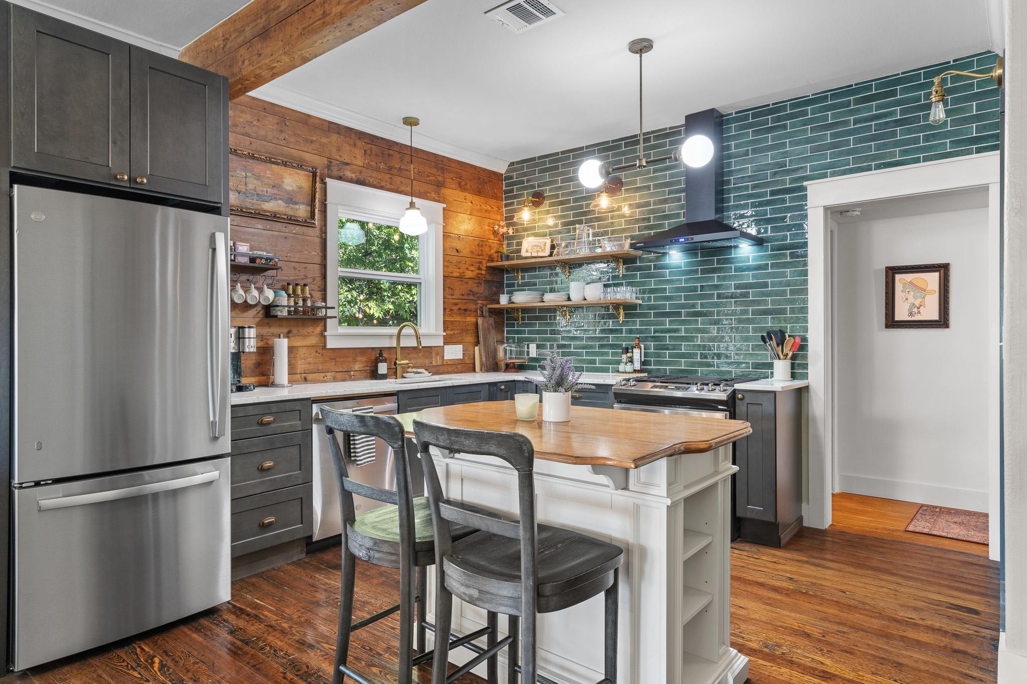 Image 10 of 35 For 519 Ashby Pl