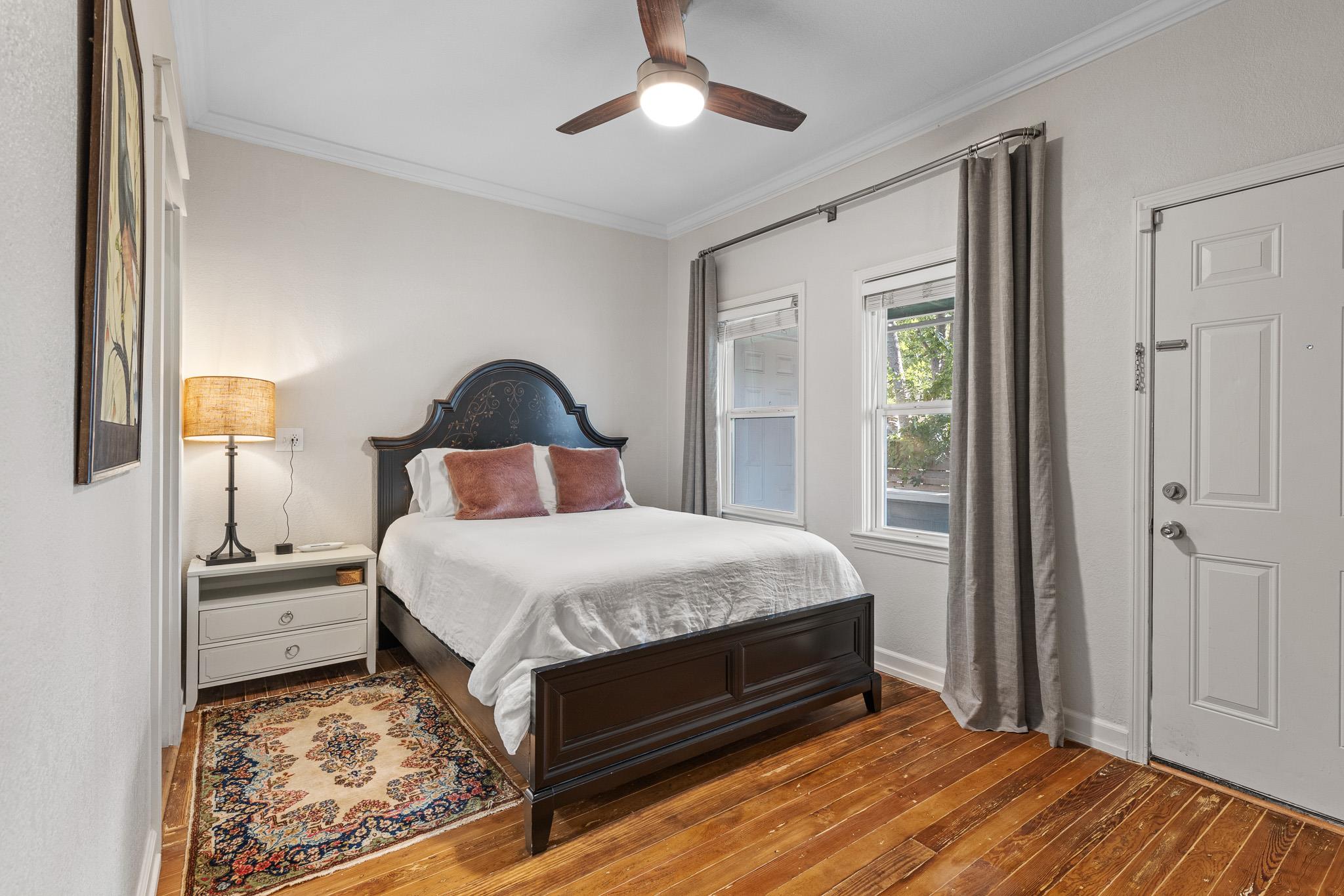 Image 23 of 35 For 519 Ashby Pl