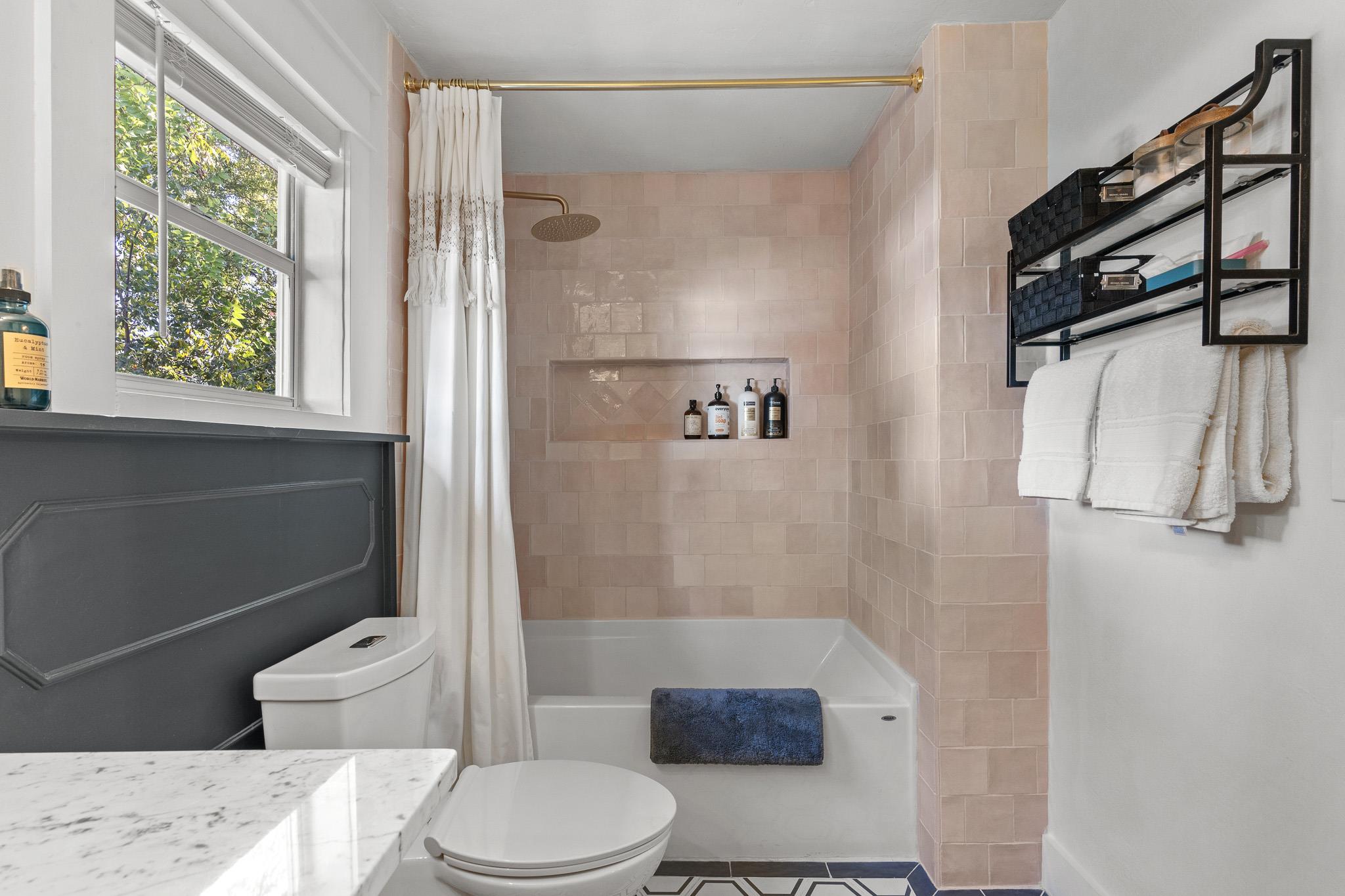 Image 26 of 35 For 519 Ashby Pl