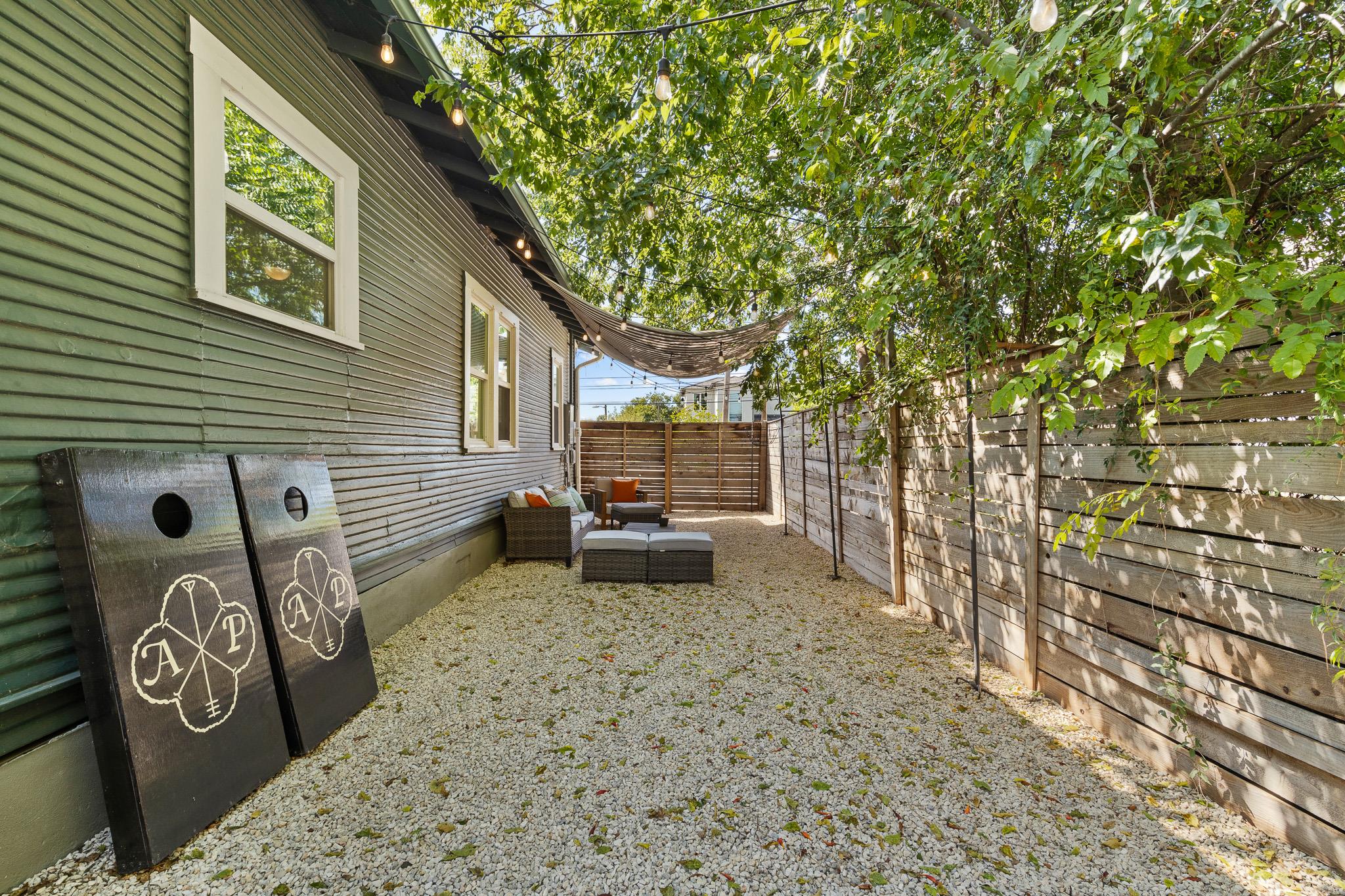 Image 29 of 35 For 519 Ashby Pl