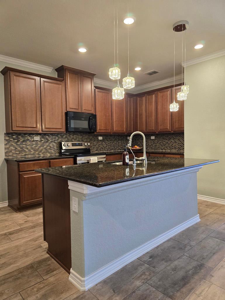 Image 4 of 35 For 660 Knoll Brk