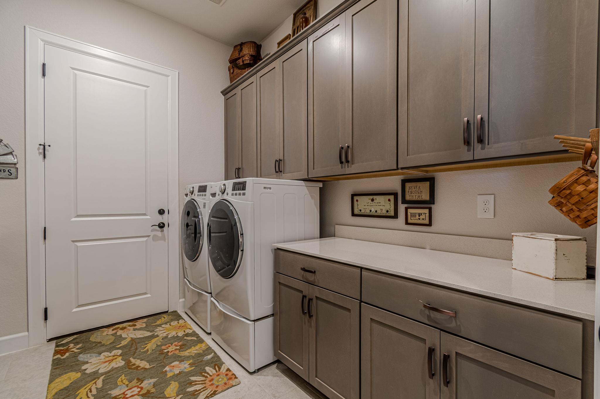 Image 31 of 40 For 302 Sprinting Peak Dr