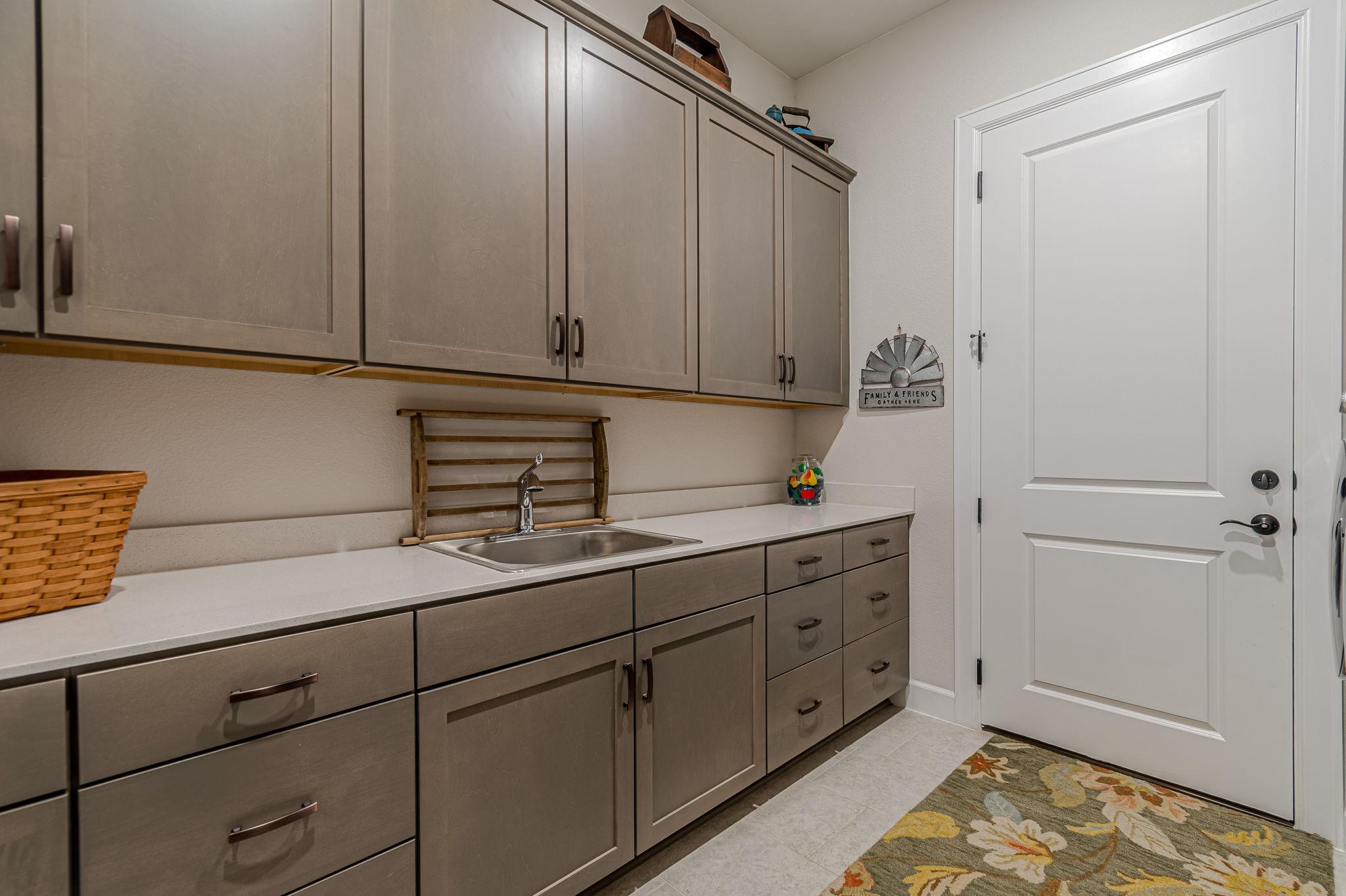 Image 32 of 40 For 302 Sprinting Peak Dr