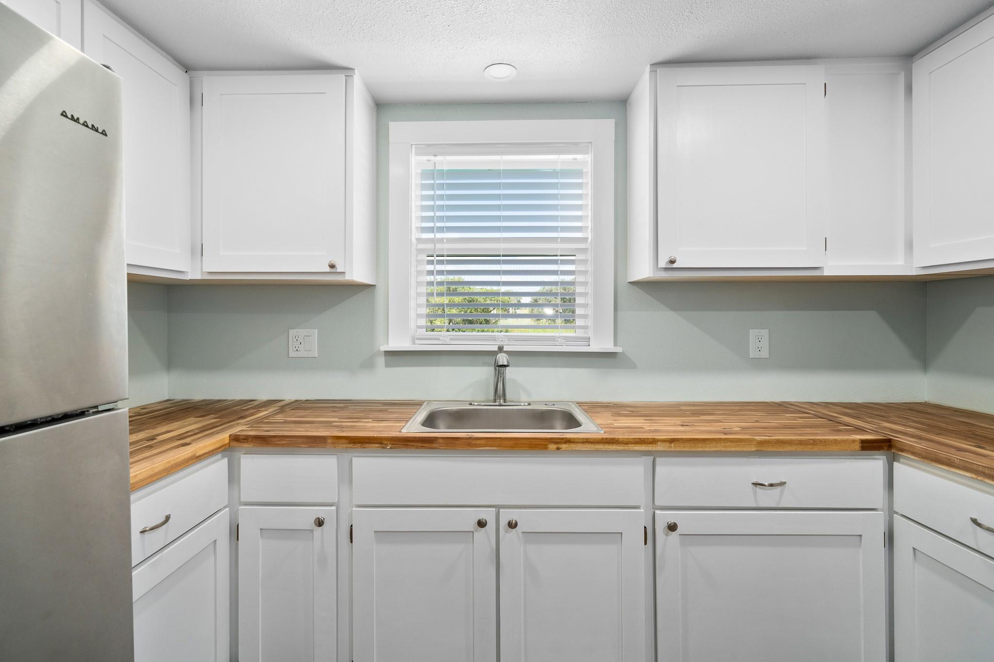 Image 12 of 39 For 248 Post Oak Ln