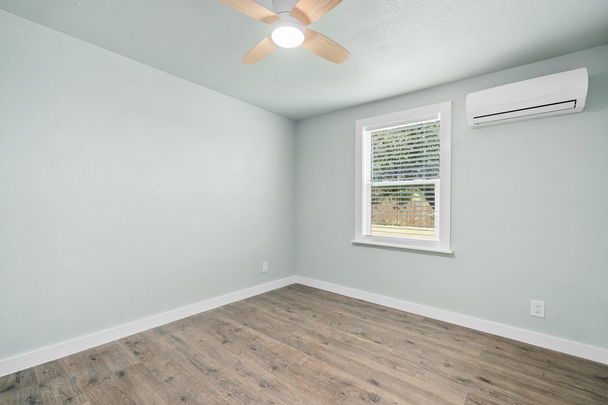 Image 16 of 39 For 248 Post Oak Ln