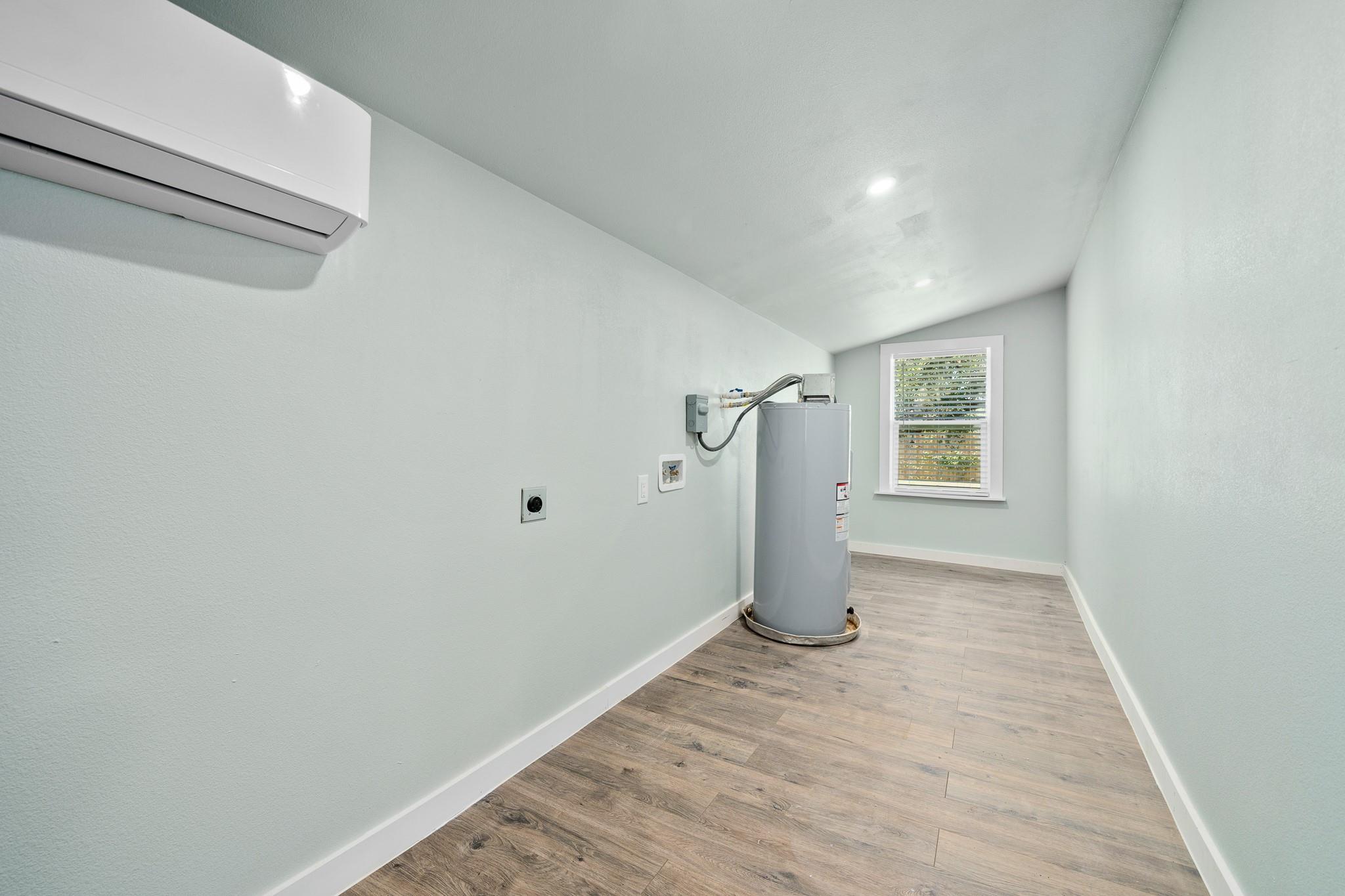 Image 18 of 39 For 248 Post Oak Ln