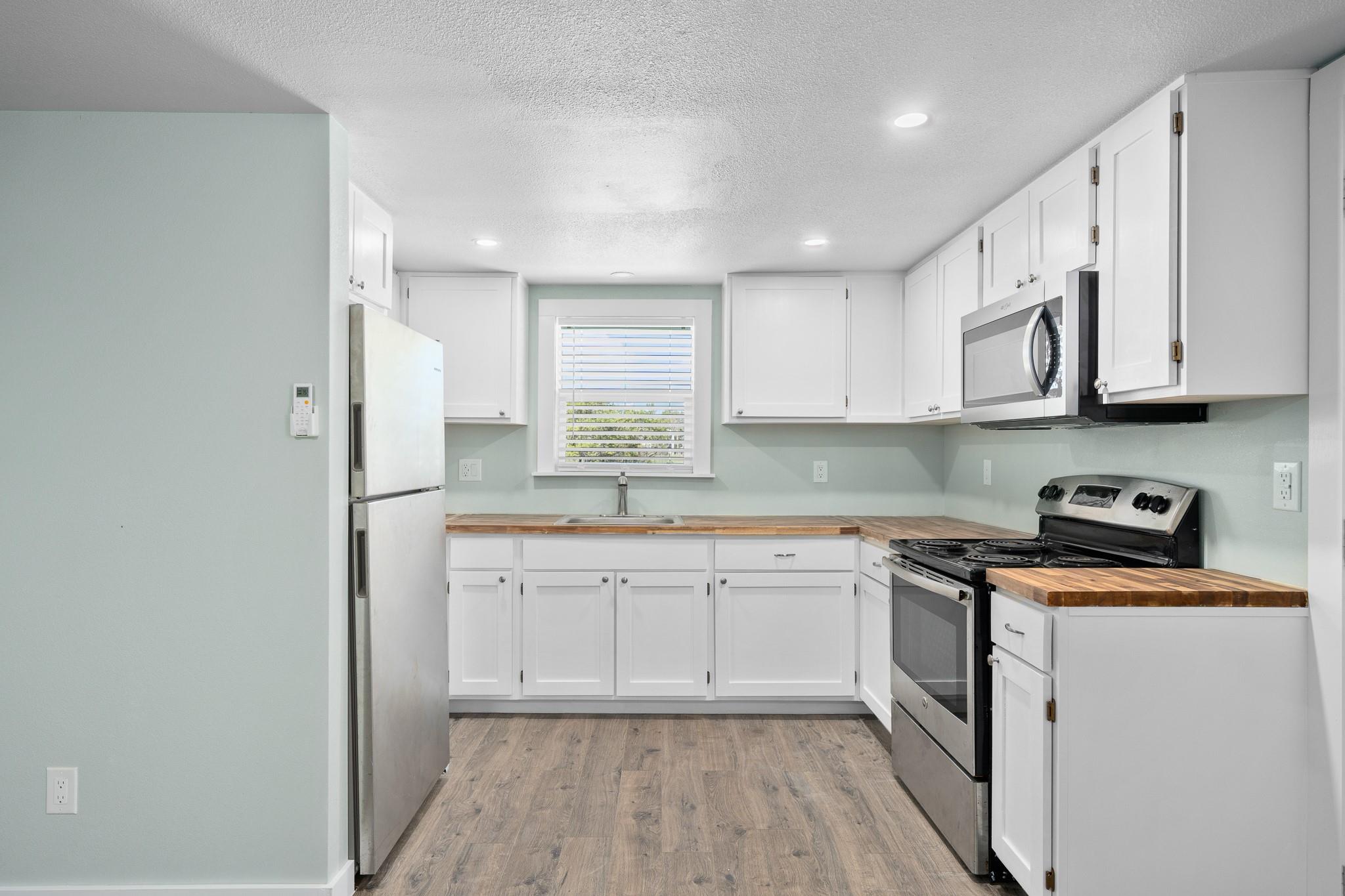 Image 9 of 39 For 248 Post Oak Ln