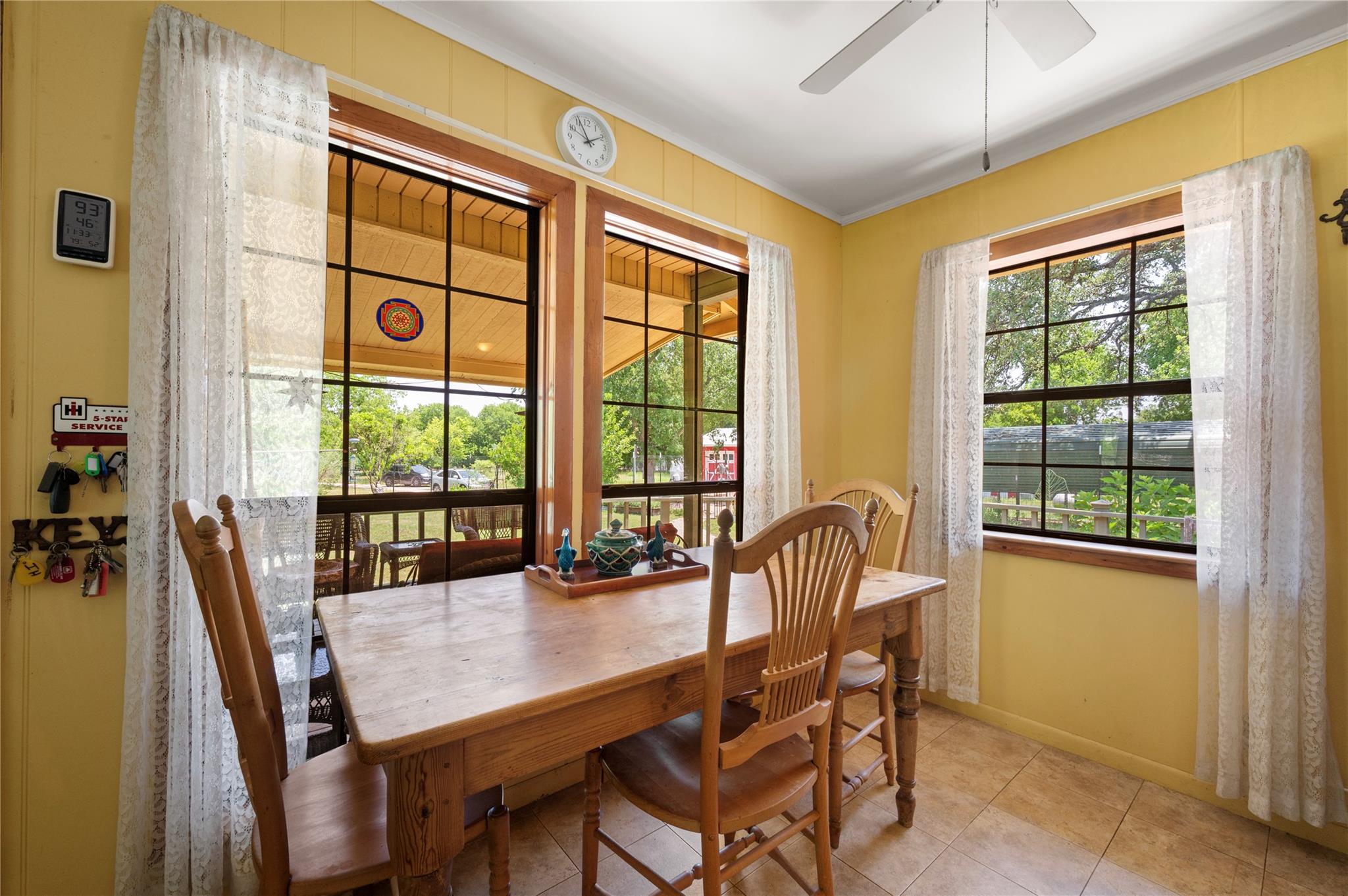 Image 16 of 34 For 10908 Slaughter Creek Dr