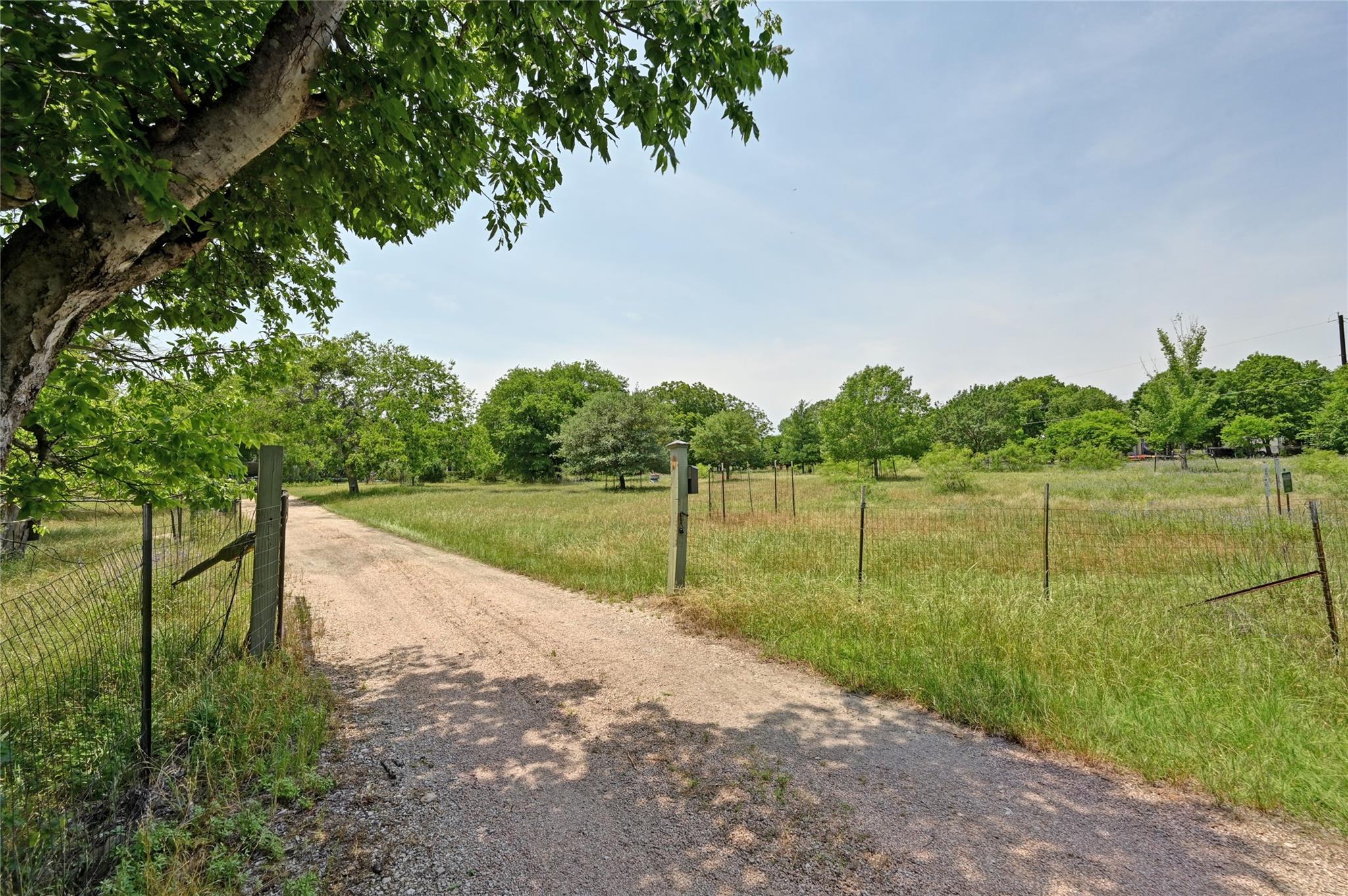 Image 29 of 34 For 10908 Slaughter Creek Dr