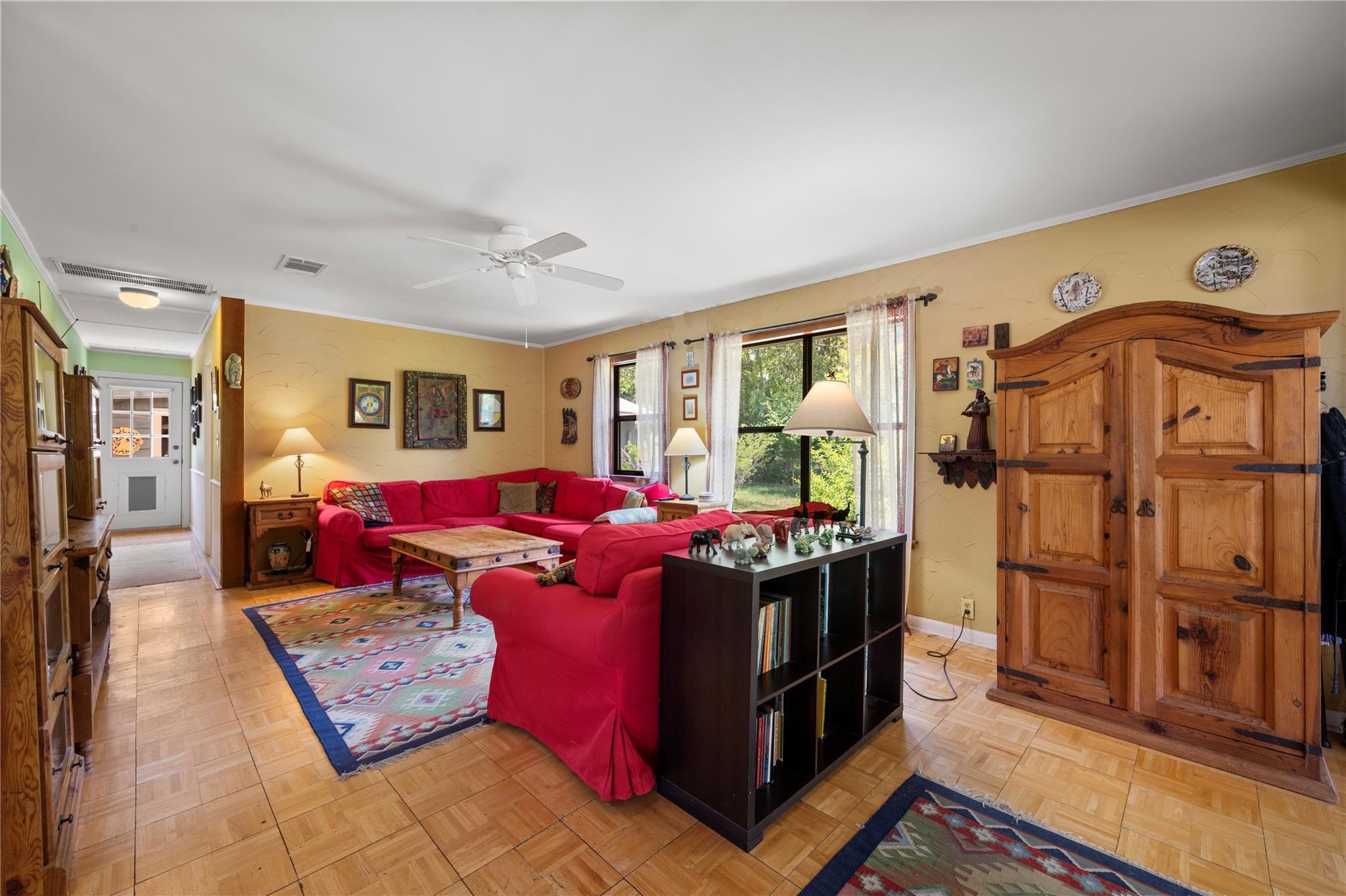 Image 6 of 34 For 10908 Slaughter Creek Dr