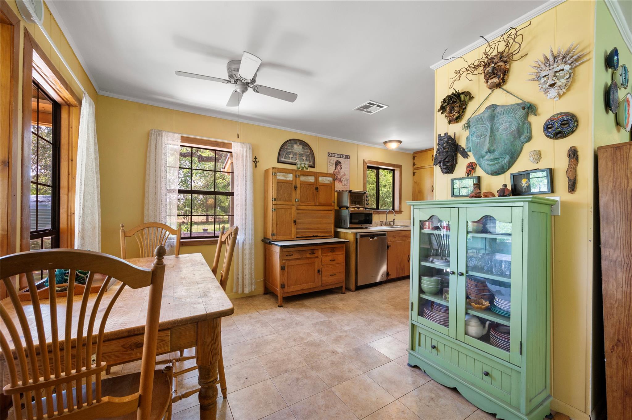 Image 8 of 34 For 10908 Slaughter Creek Dr