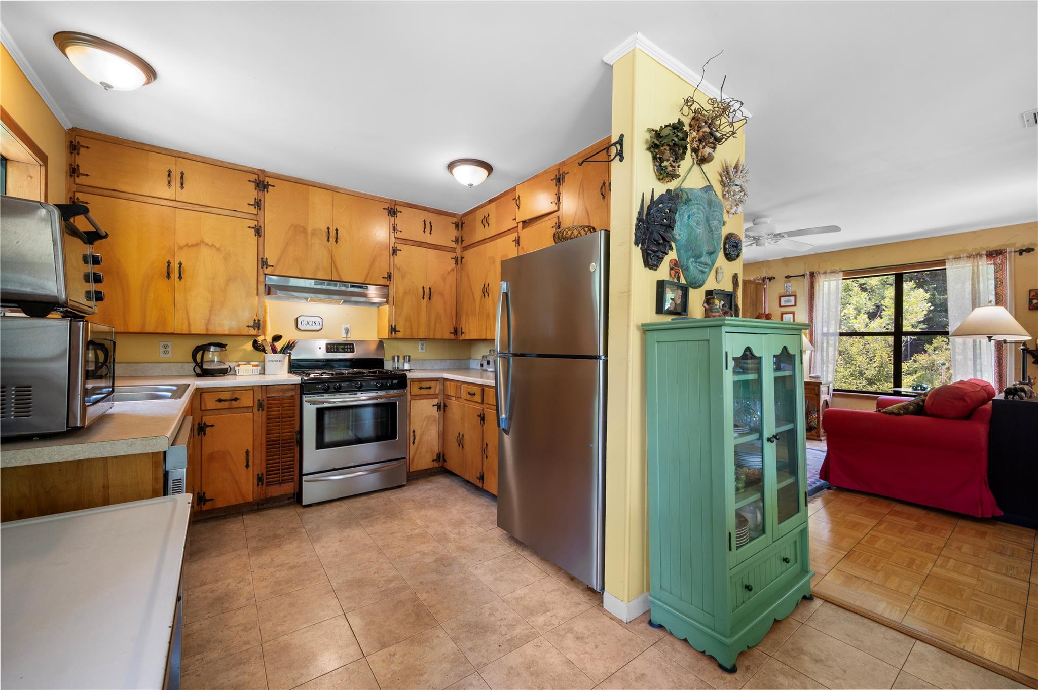 Image 9 of 34 For 10908 Slaughter Creek Dr