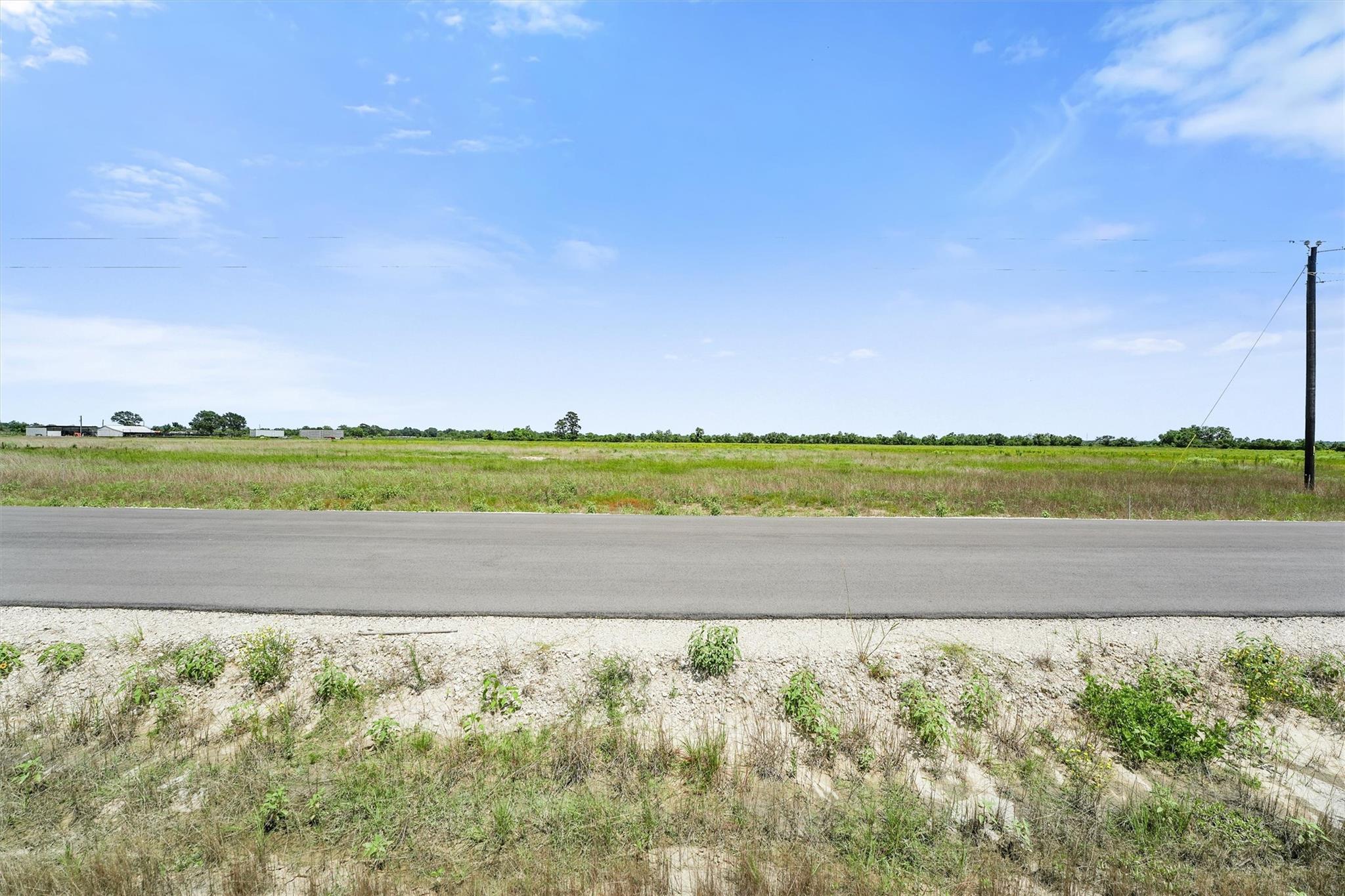 Image 3 of 9 For 1319 Saddleback Dr