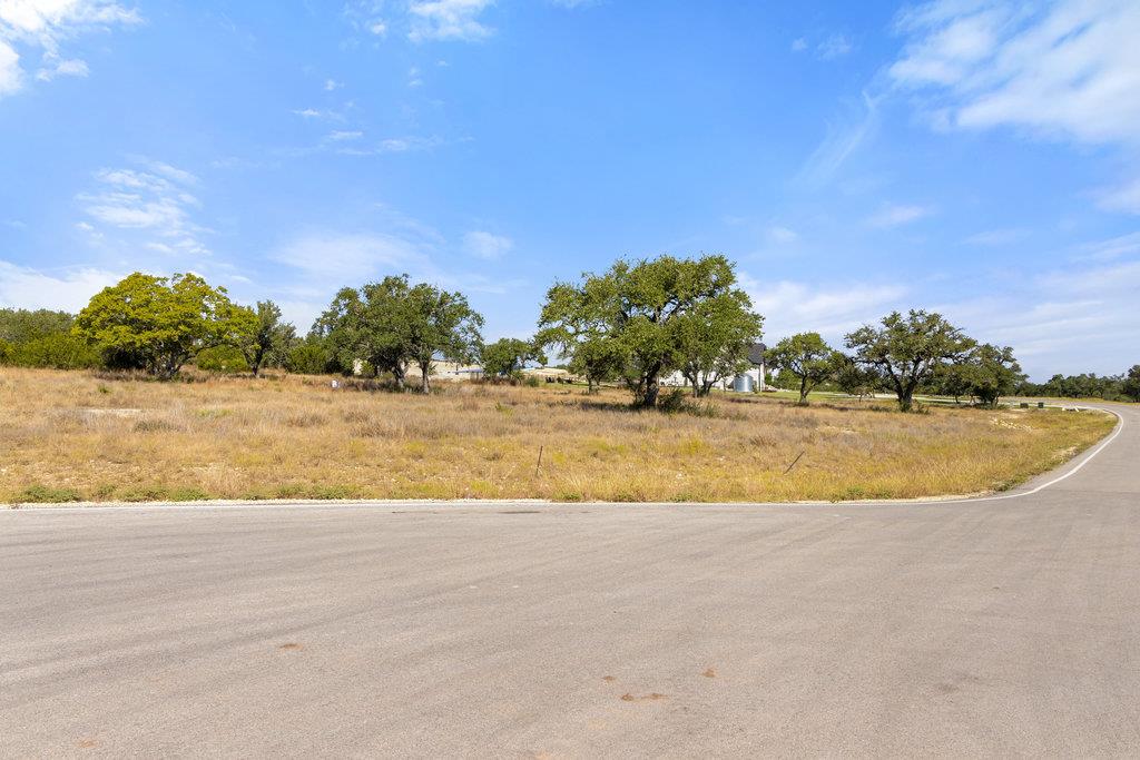 Image 21 of 39 For 2058 Legacy Hills Dr