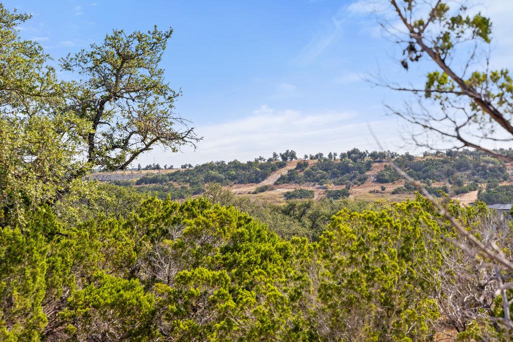 Image 29 of 39 For 2058 Legacy Hills Dr