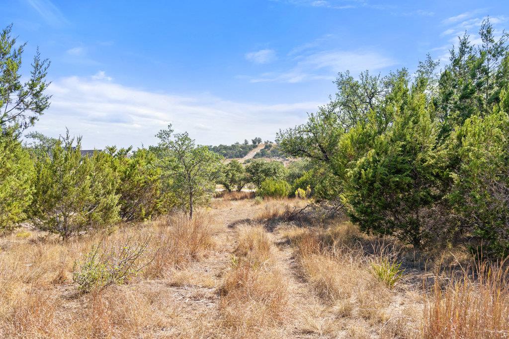 Image 31 of 39 For 2058 Legacy Hills Dr