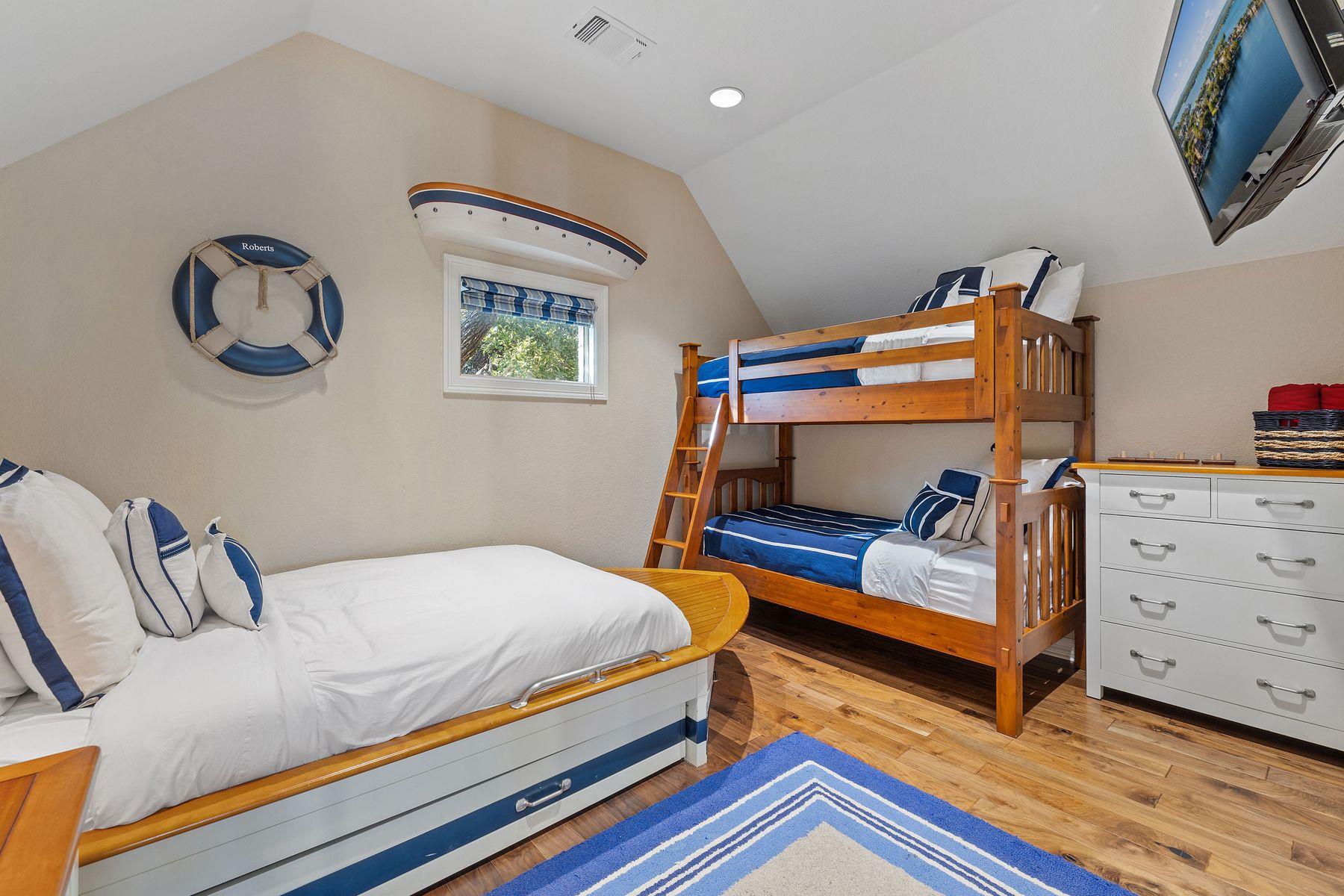 Image 34 of 38 For 101 Matern Ct